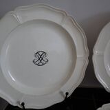 8 Wedgwood plates in English earthenware 19th black monogram