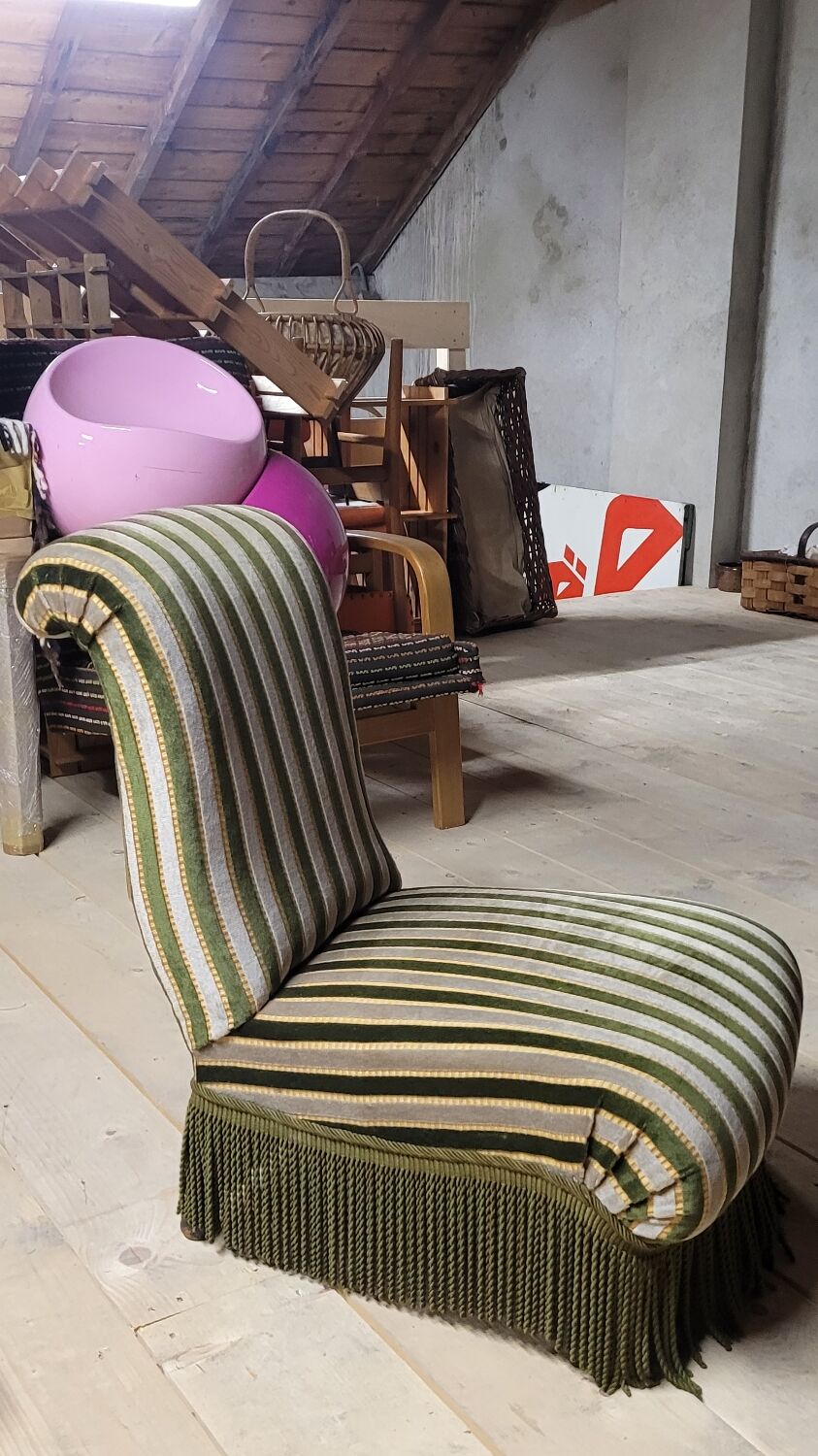 Napoleon III period velvet fireside chair