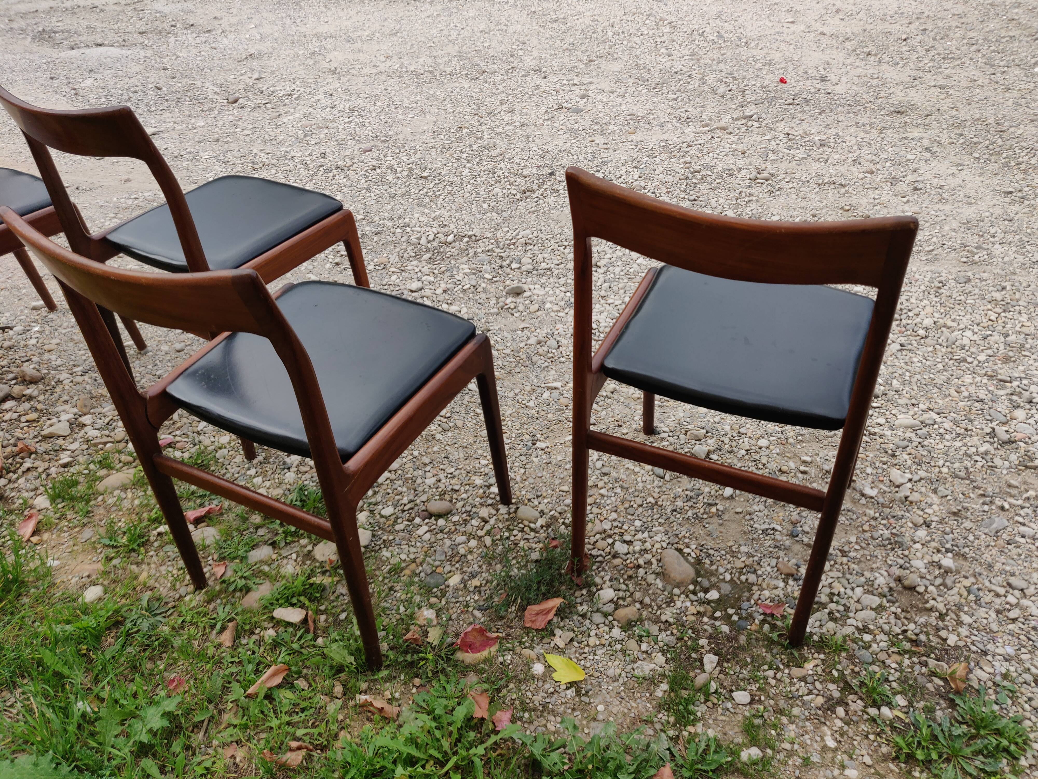 Set of 4 teak chairs scandinave style 60s