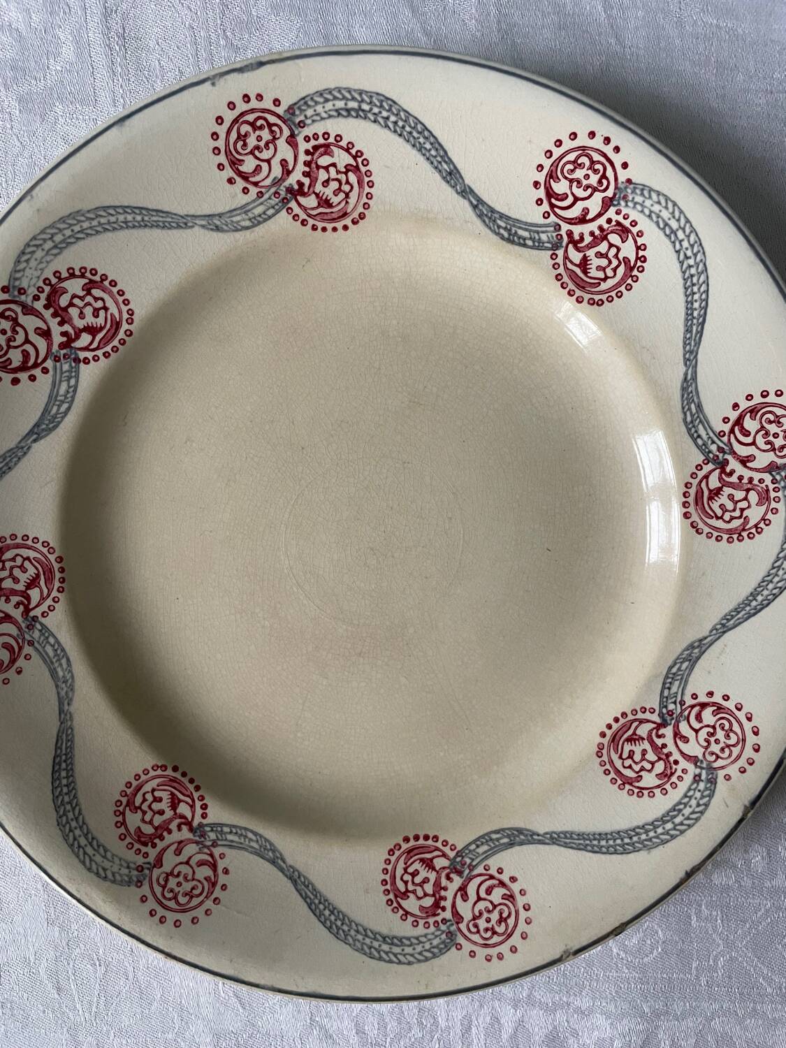 Series of 8 dessert plates 1900 in Longwy earthenware