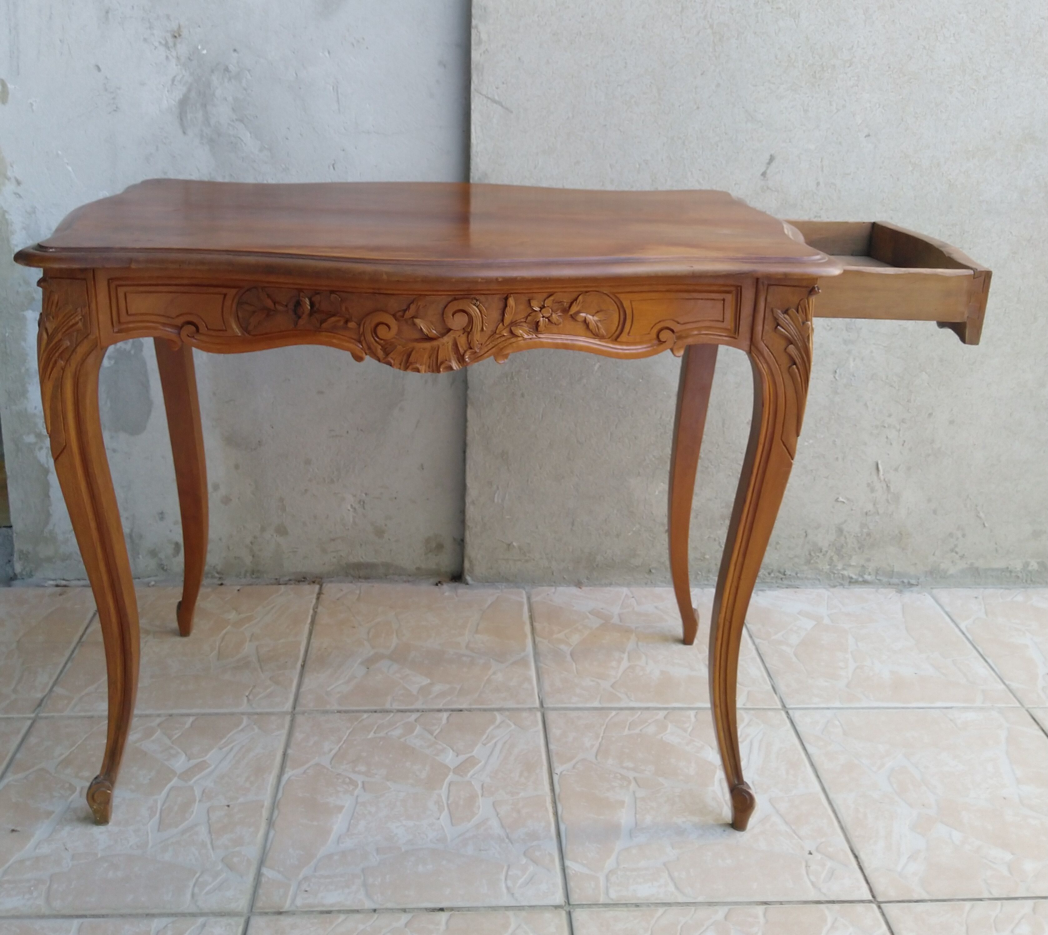 walnut table Louis XV Rocaille style
