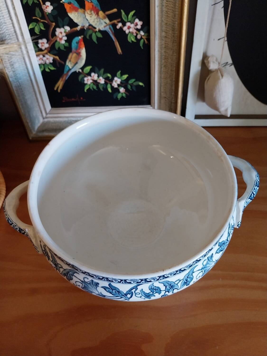 Vegetable stand on foot, shower, iron earth, St Amand and Hamage Nord, model Volubilis.