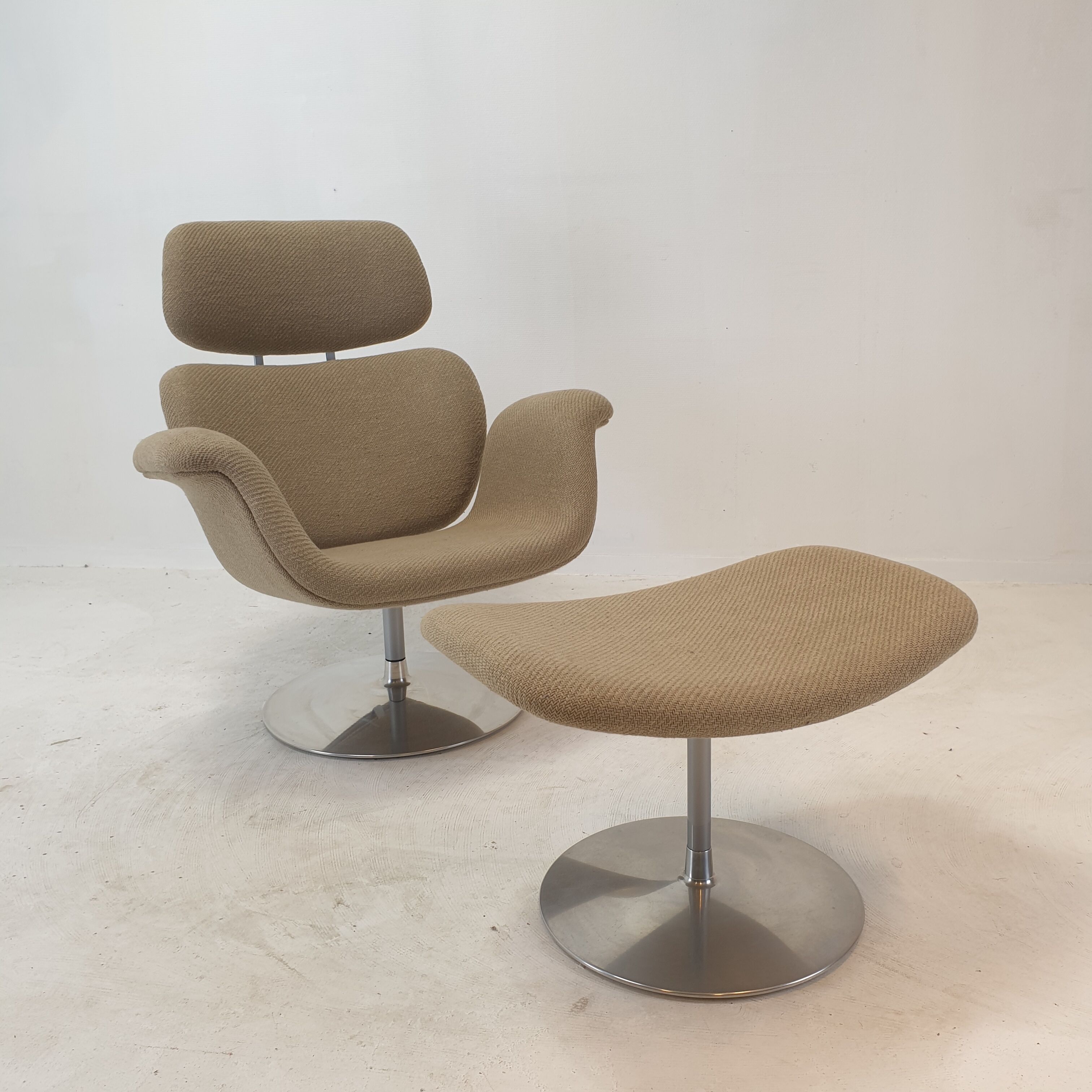 Big Tulip Chair and Ottoman by Pierre Paulin for Artifort, 1980s