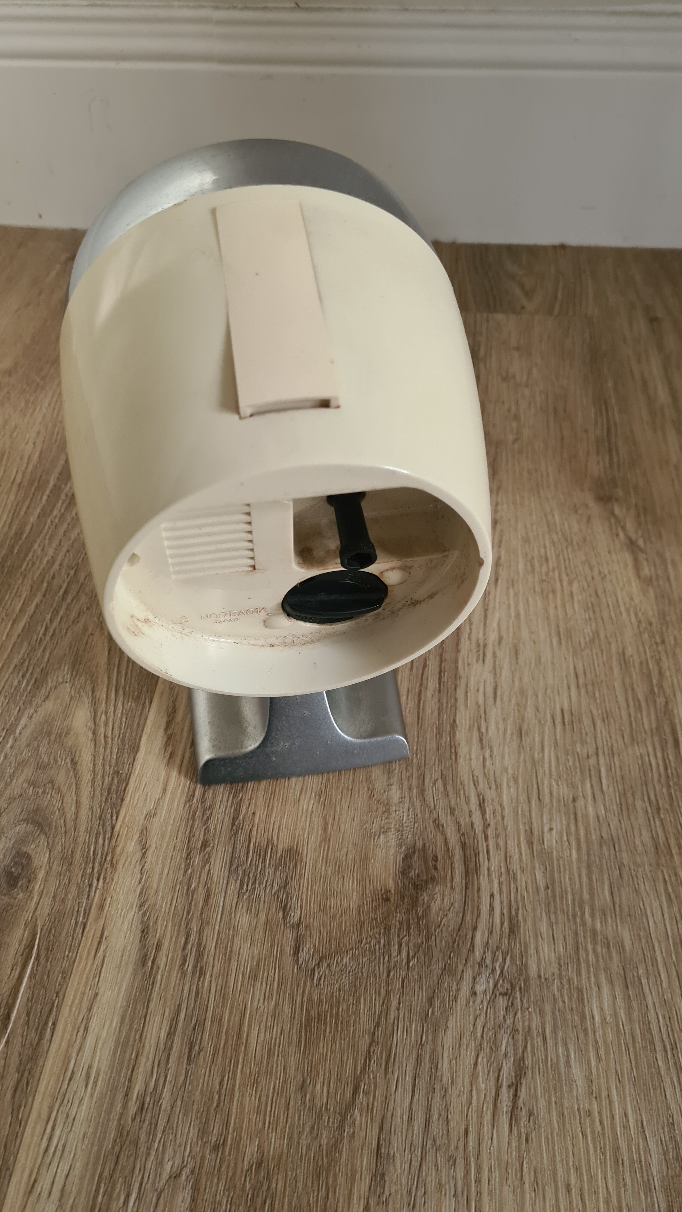 Old alarm clock Rhythm foot Tulip 70s Japan