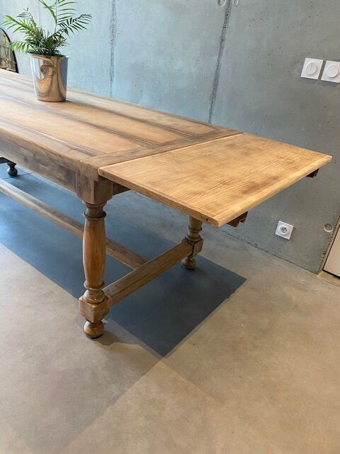 Sandblasted farmhouse table with extensions