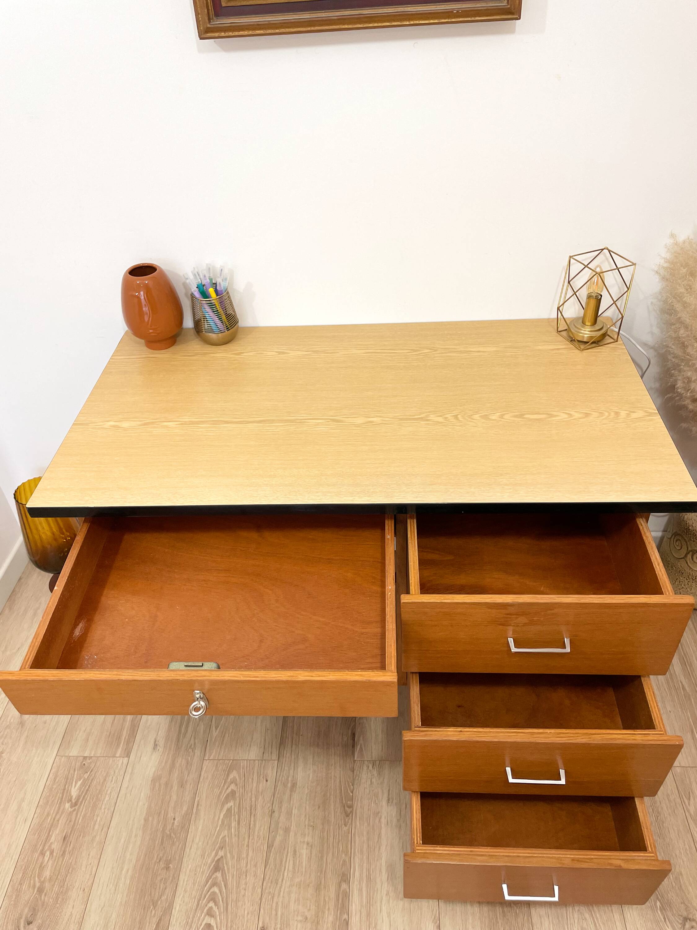 Bureau vintage bois & formica – années 60/70
