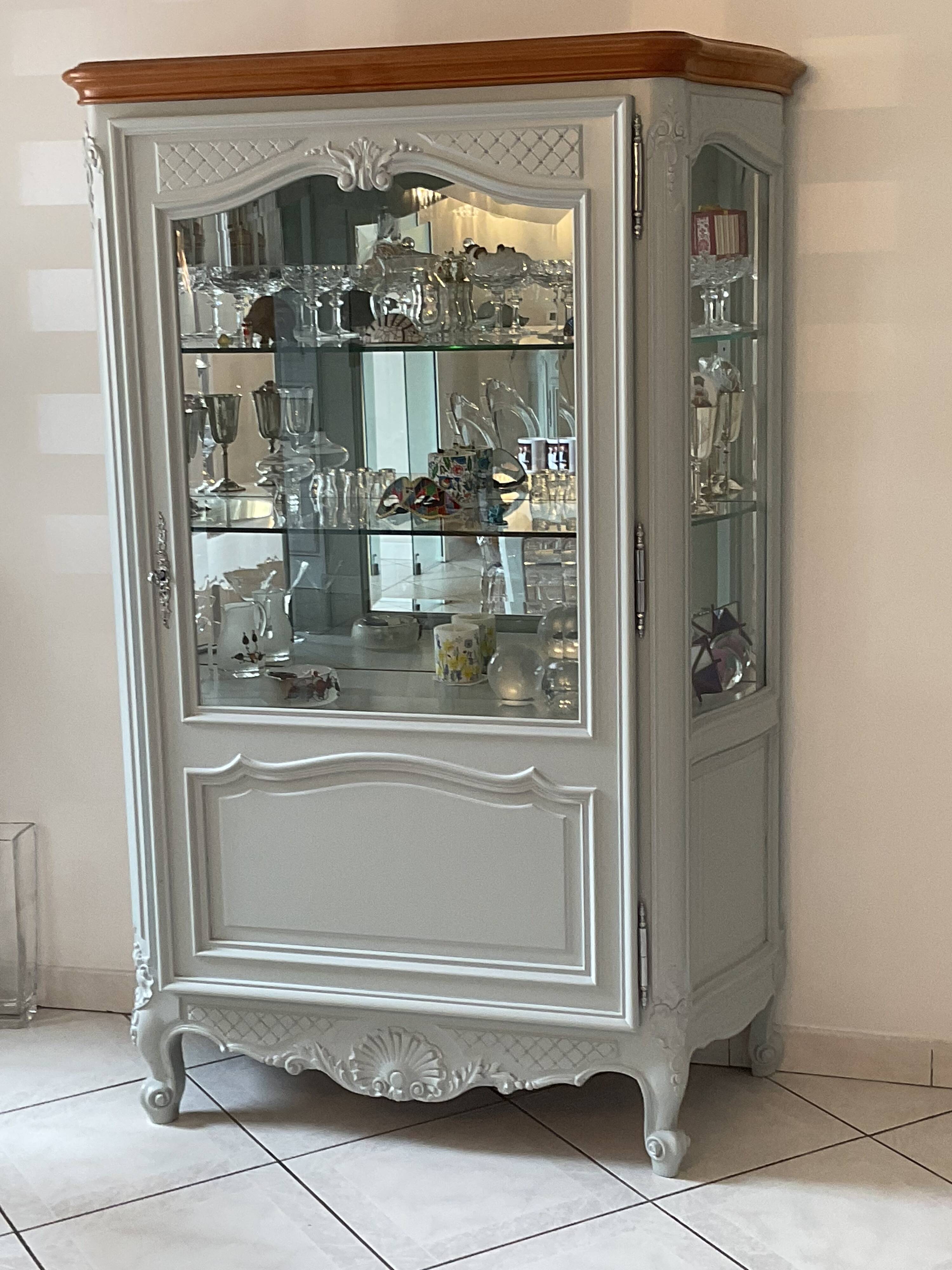 Louis XV display cabinet in solid cherry wood, patinated in Gustavian grey.