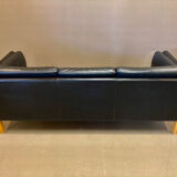 Sofa 3 places black leather Scandinavian design