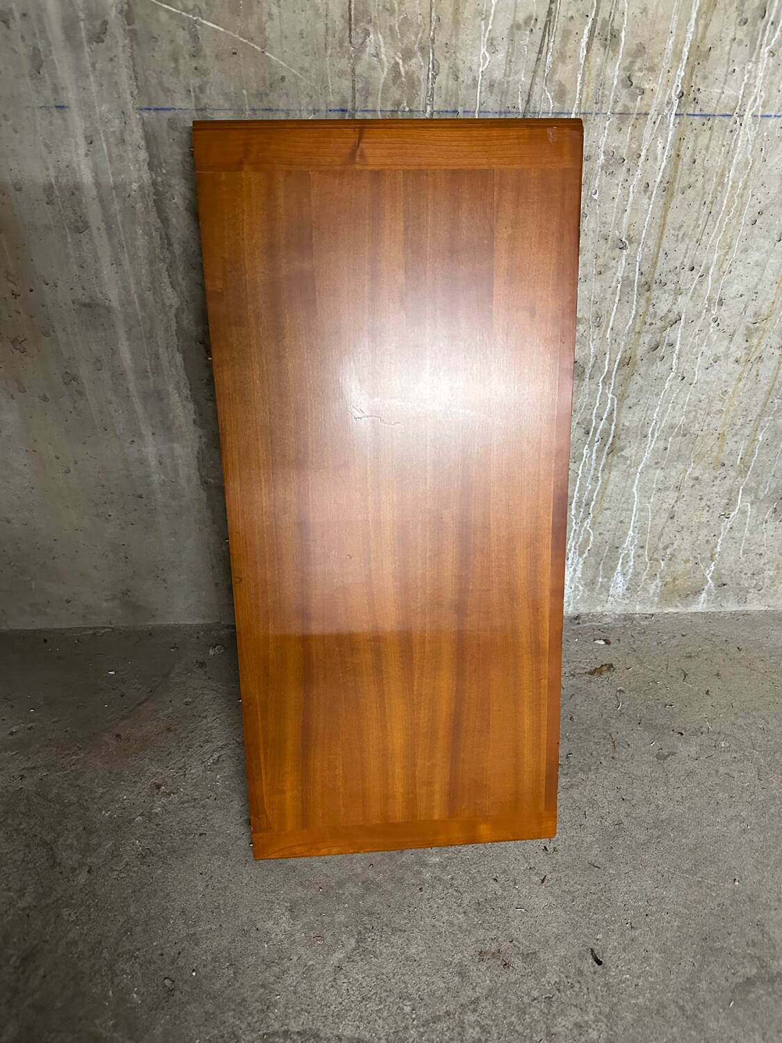 Round extendable dining table in Regency style M