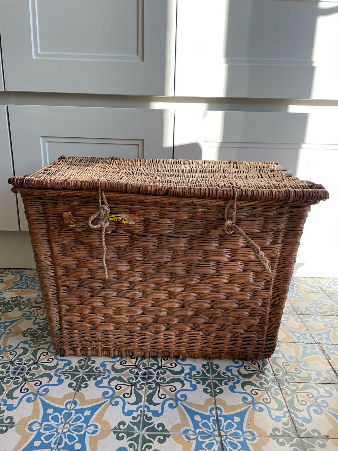 Wicker chest
