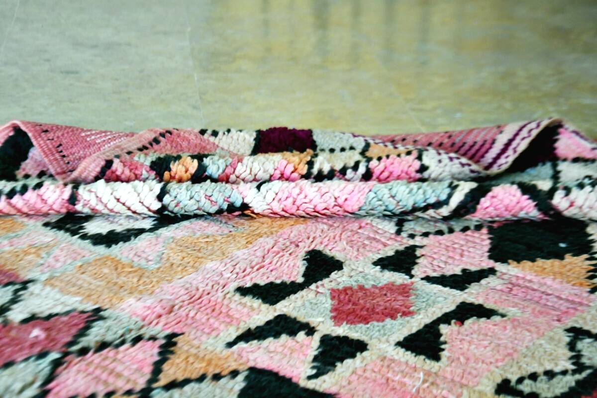 Vintage Boujaad rug 286 x 160 cm