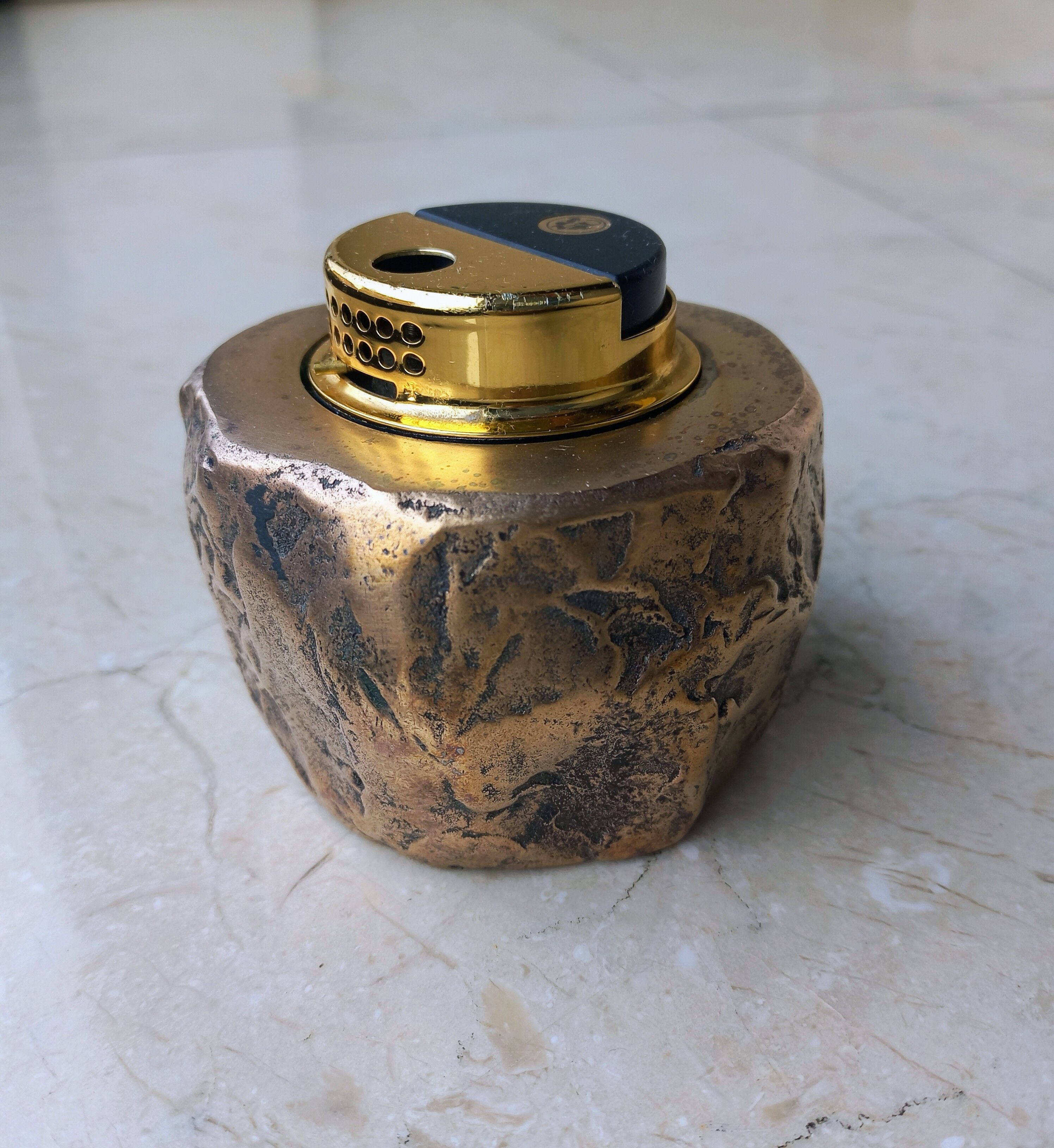 Tabletop bronze brutalist lighter