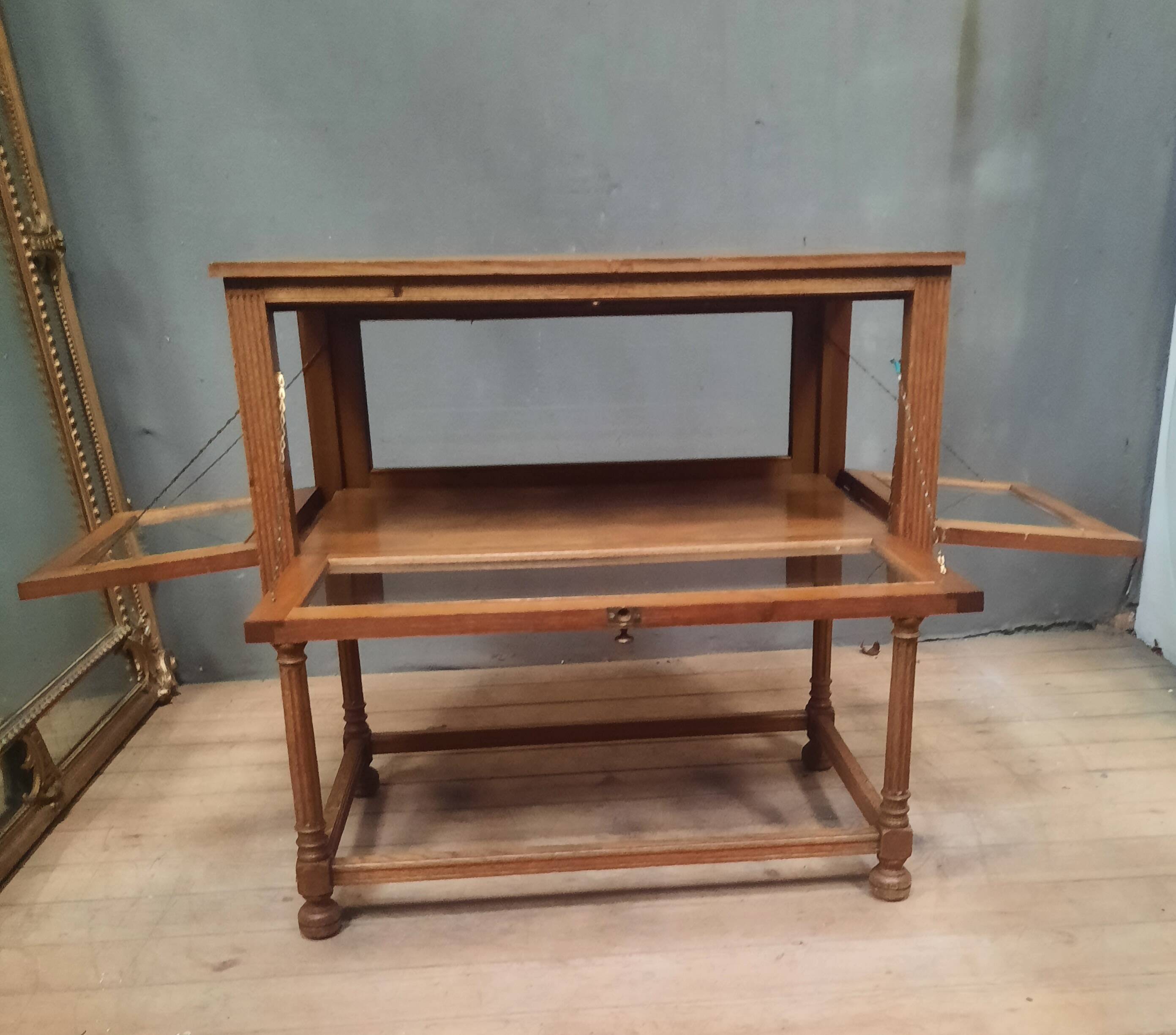 Display table in Louis XVI style