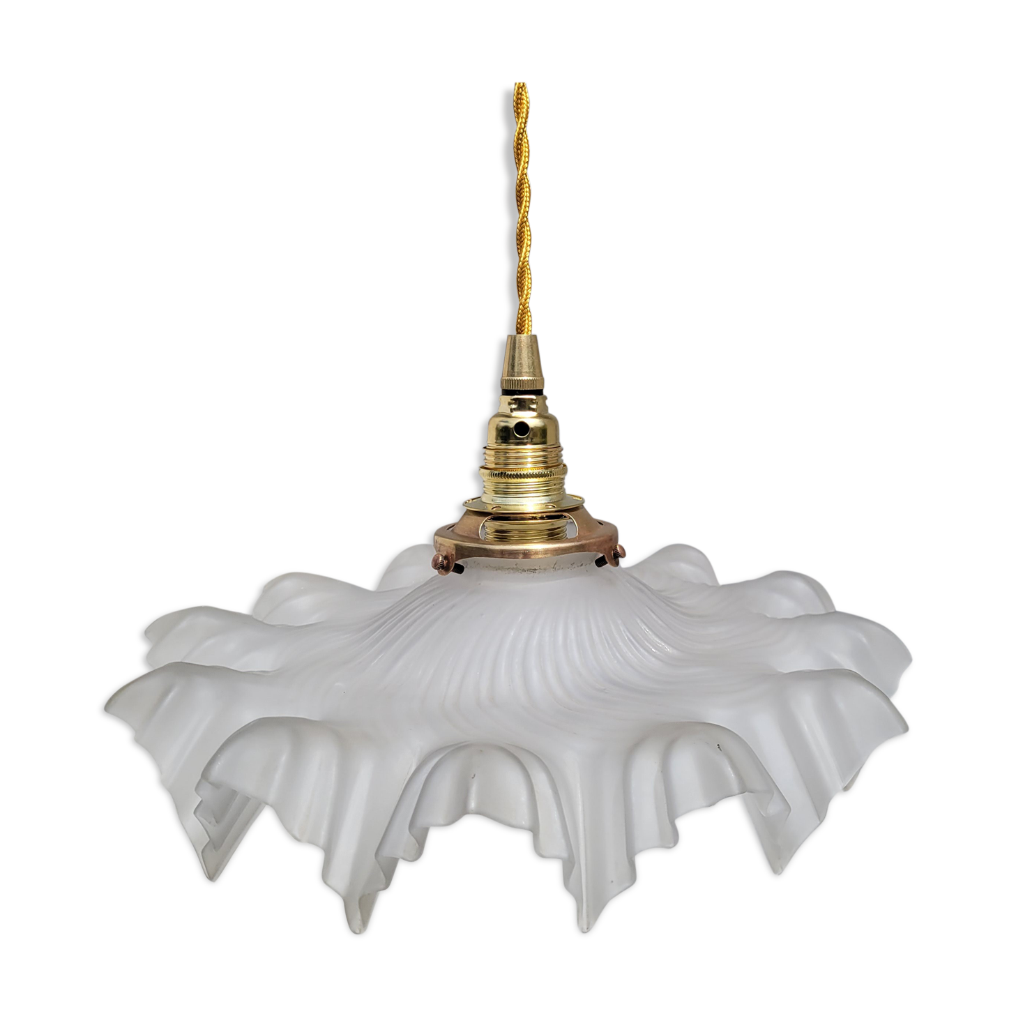 Opaline corolla suspension