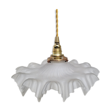 Opaline corolla suspension