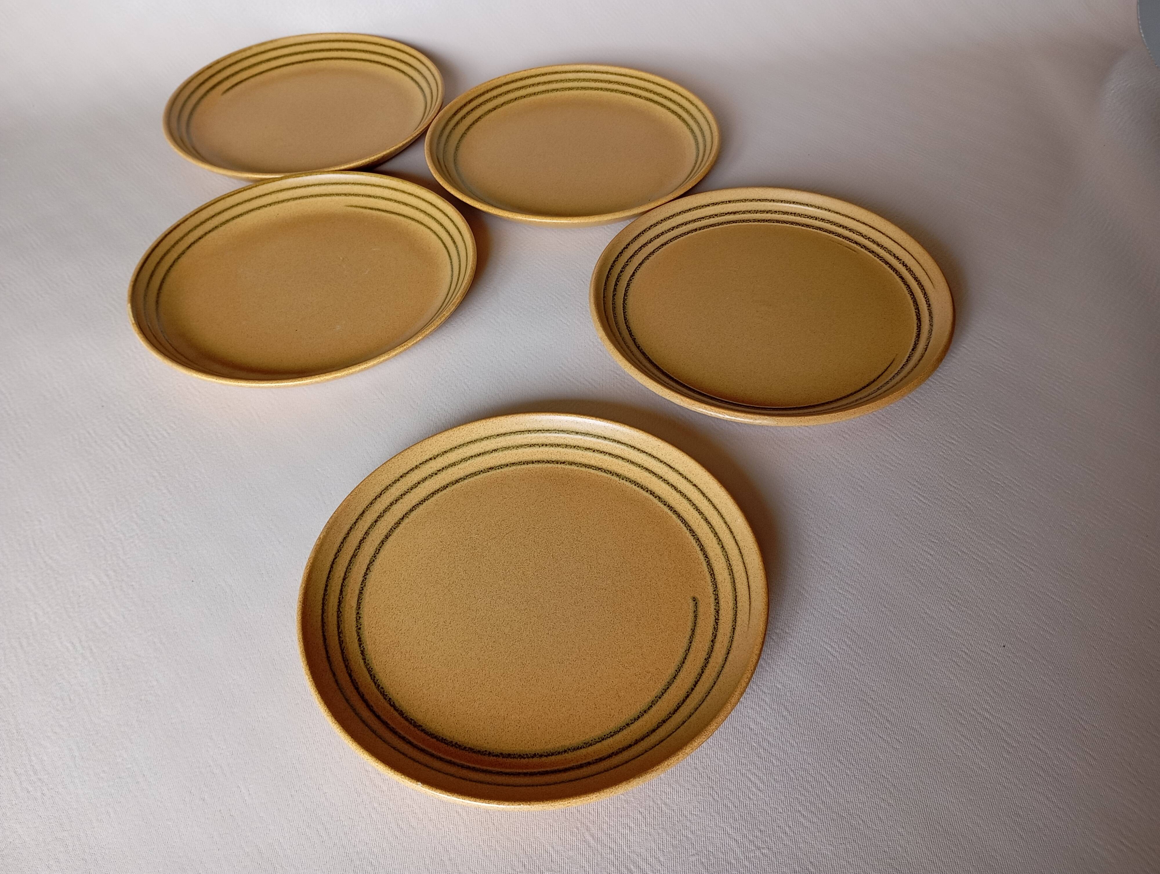 Sarreguemines "Chaumière" dinner plates