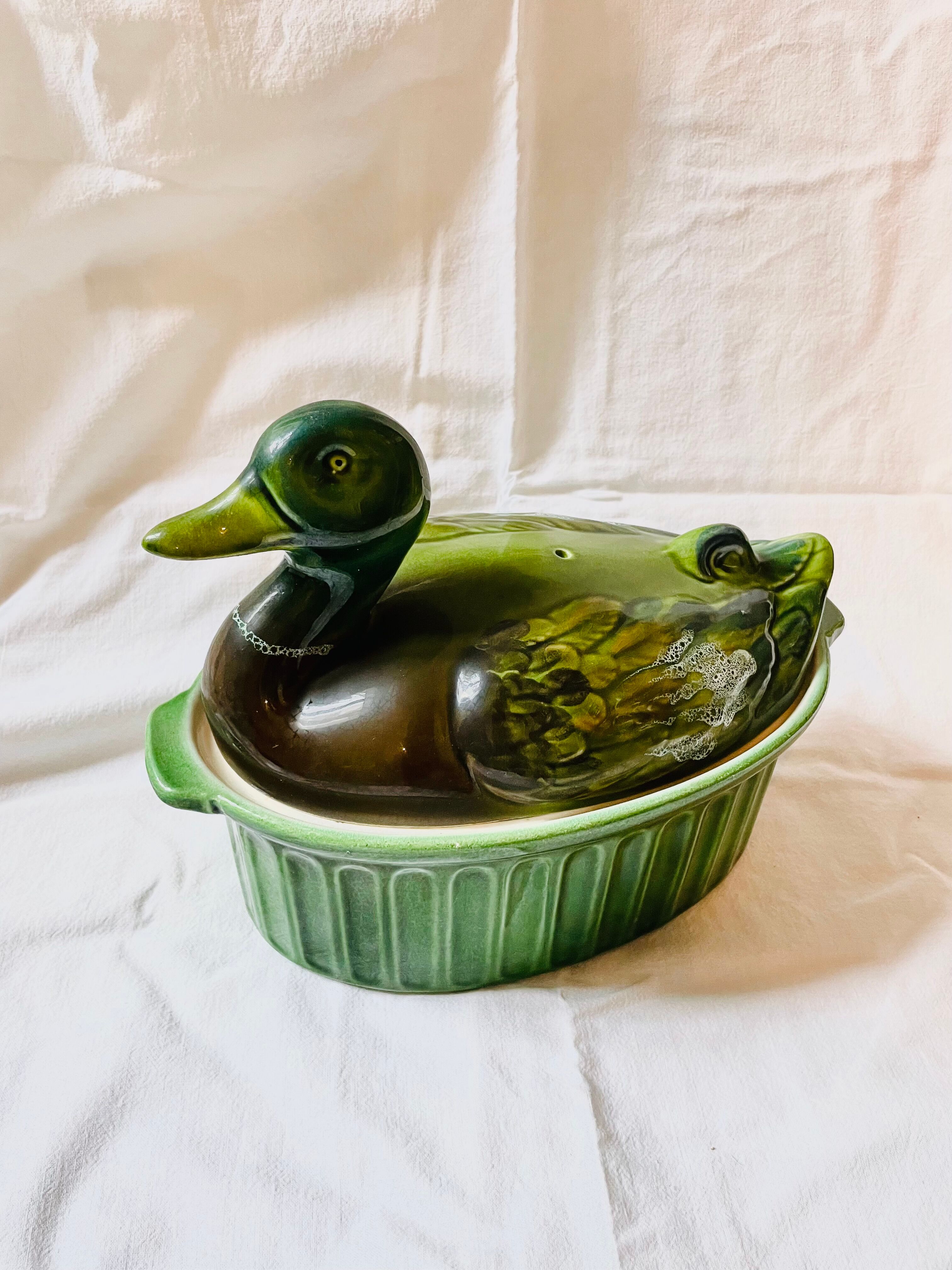 Terrine canard en barbotine email vert