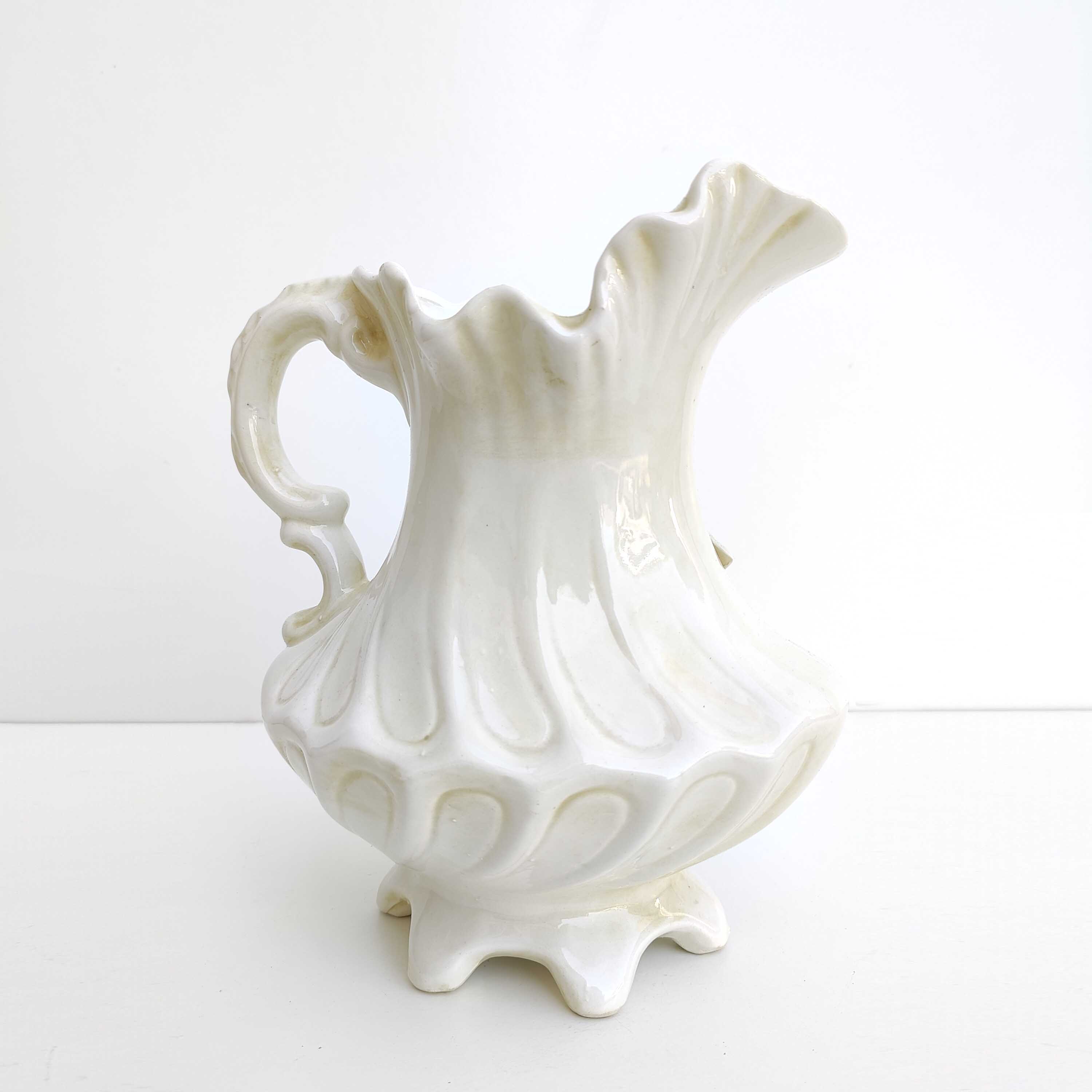 Vase italien céramique décor fleurs forme de cruche