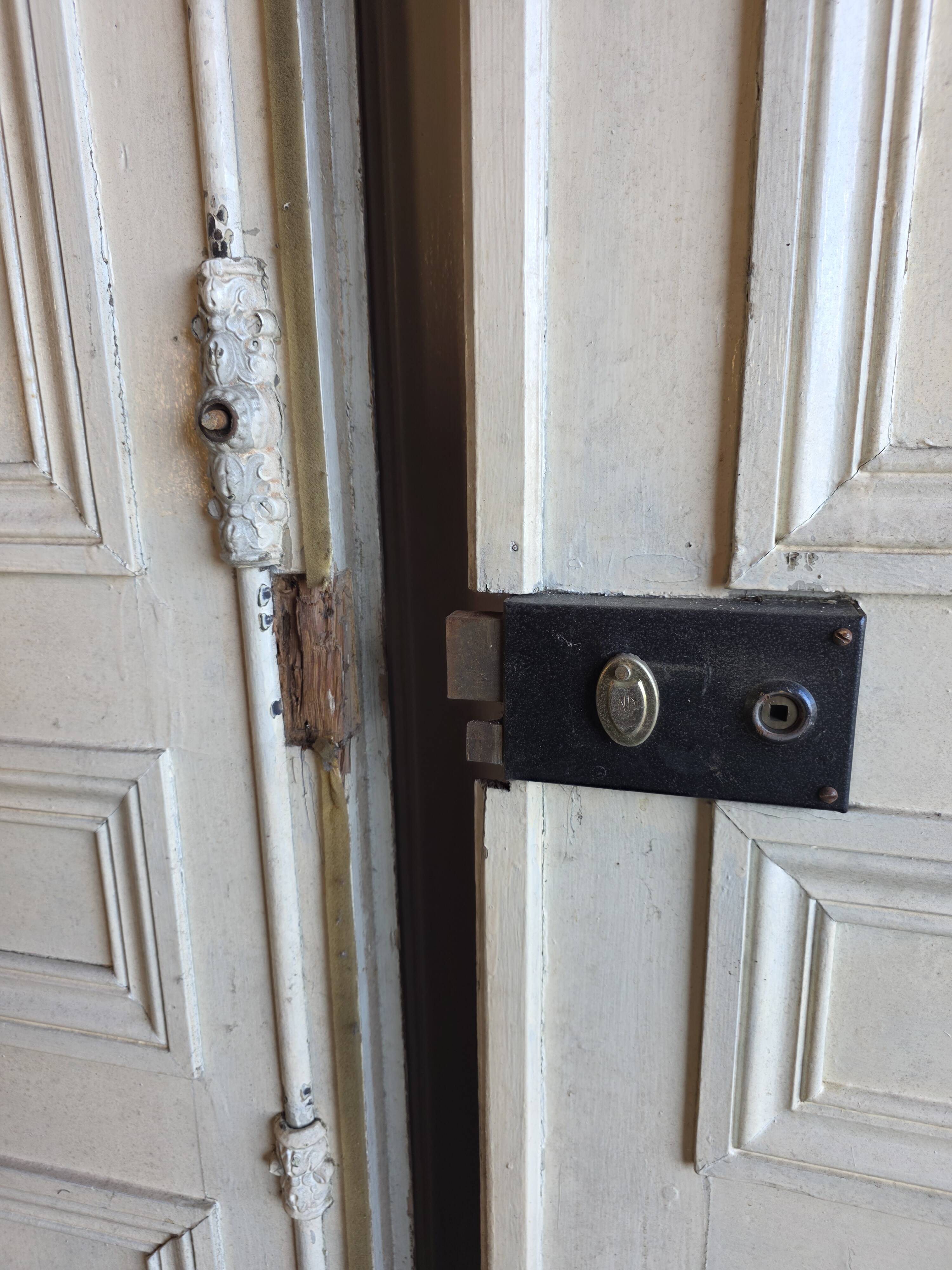 3 paires de portes de séparation du XIXème s.