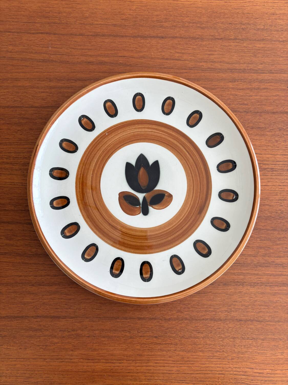 Boch La Louvière pie dish model kimono 1970 tulip pattern
