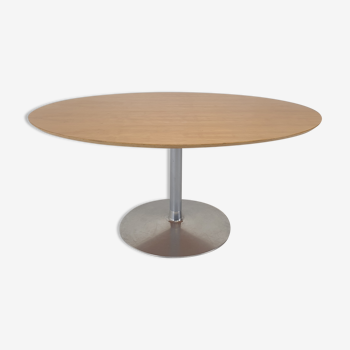 Oval dining table by Pierre Paulin for Artifort