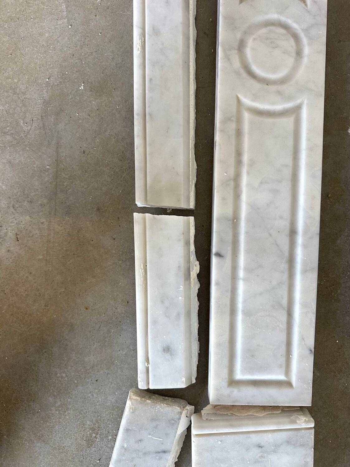 Cheminée pompadour marbre blanc