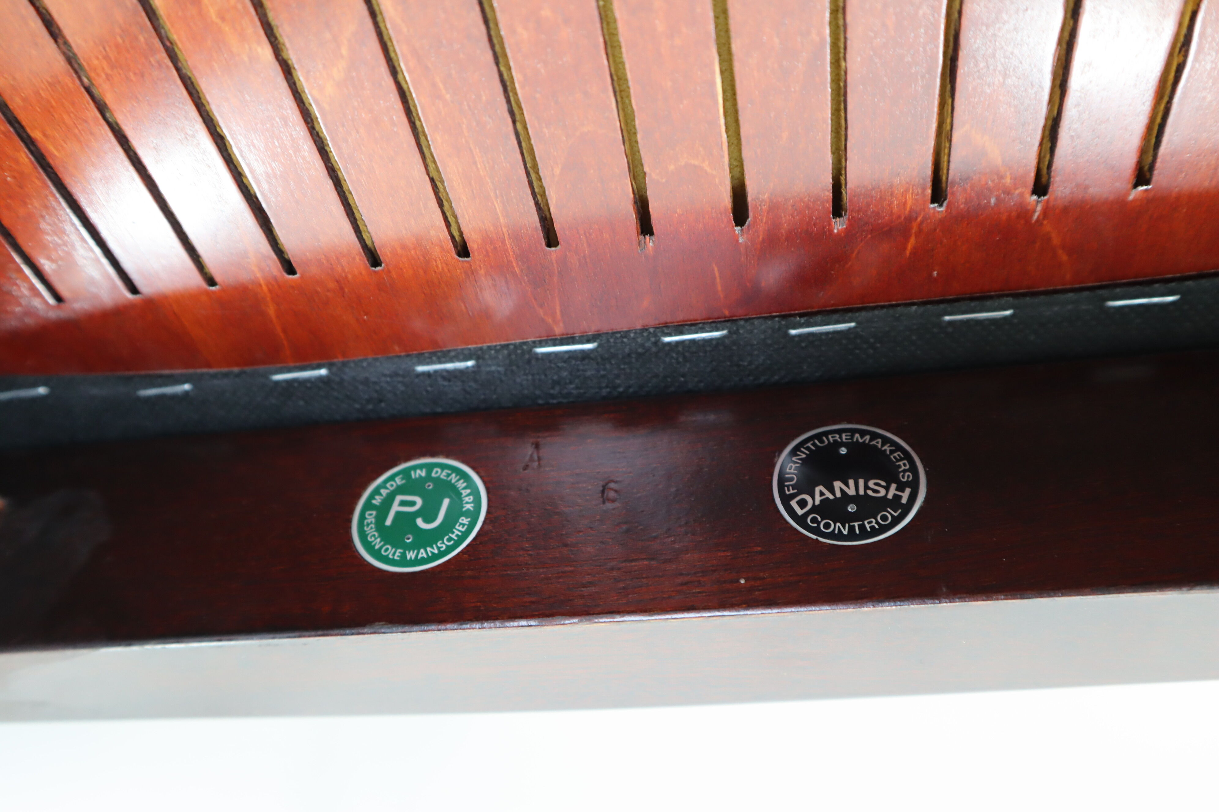 Chaises à manger danoise du milieu du siècle de Poul Jeppesens Møbelfabrik années 1960