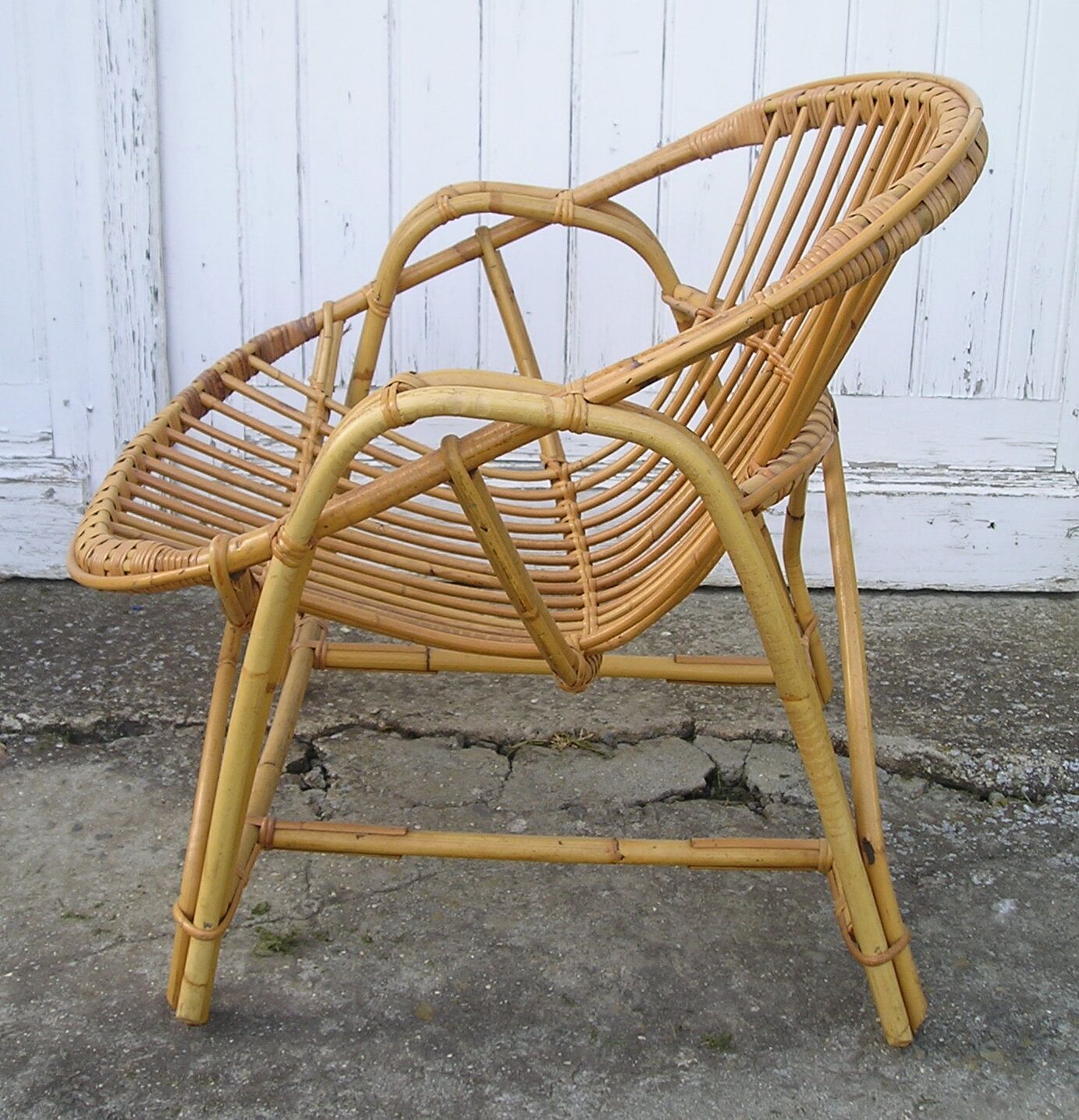 Wicker "shell" armchair, 70
