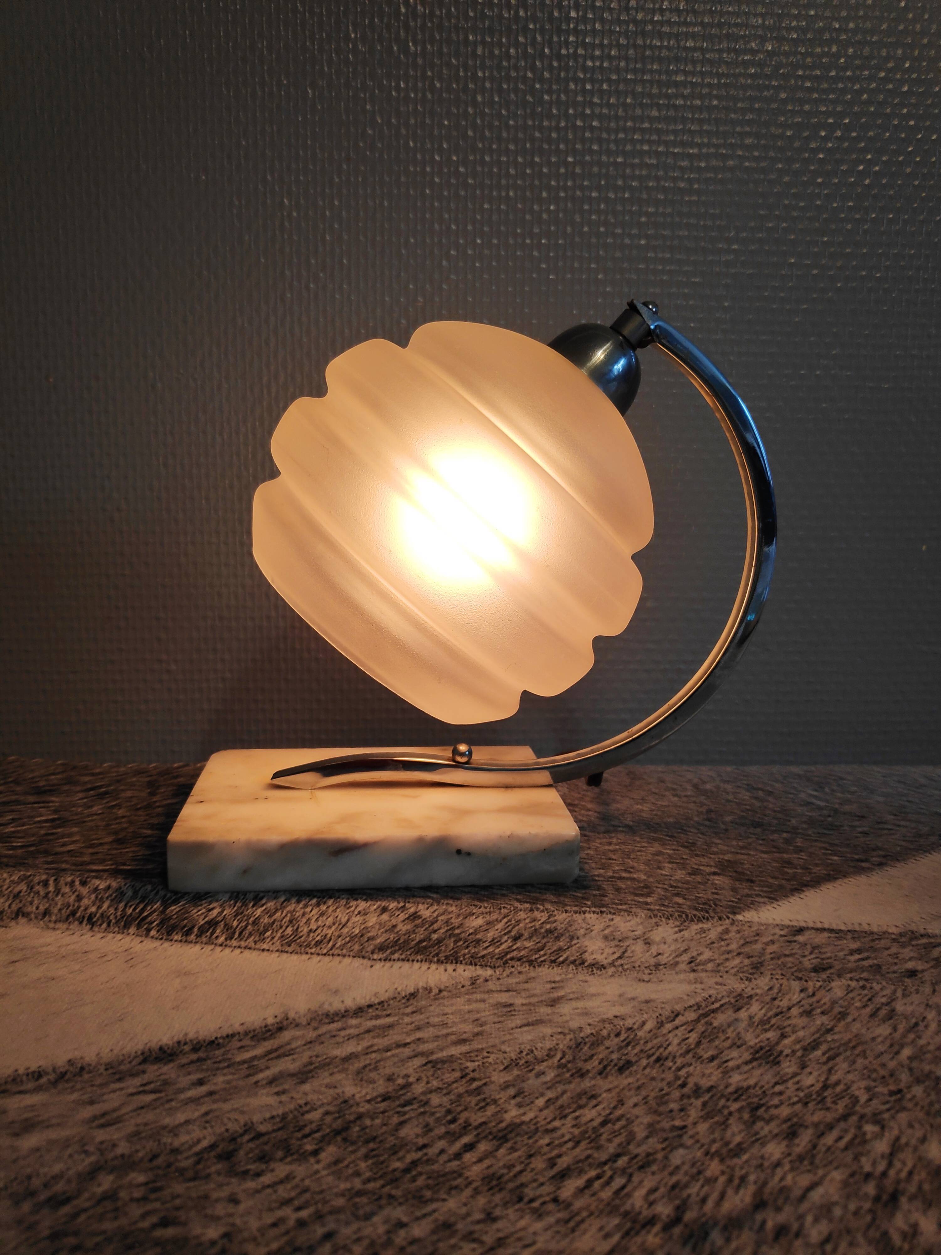 Art deco lamp white marble base, satin frosted glass tulip