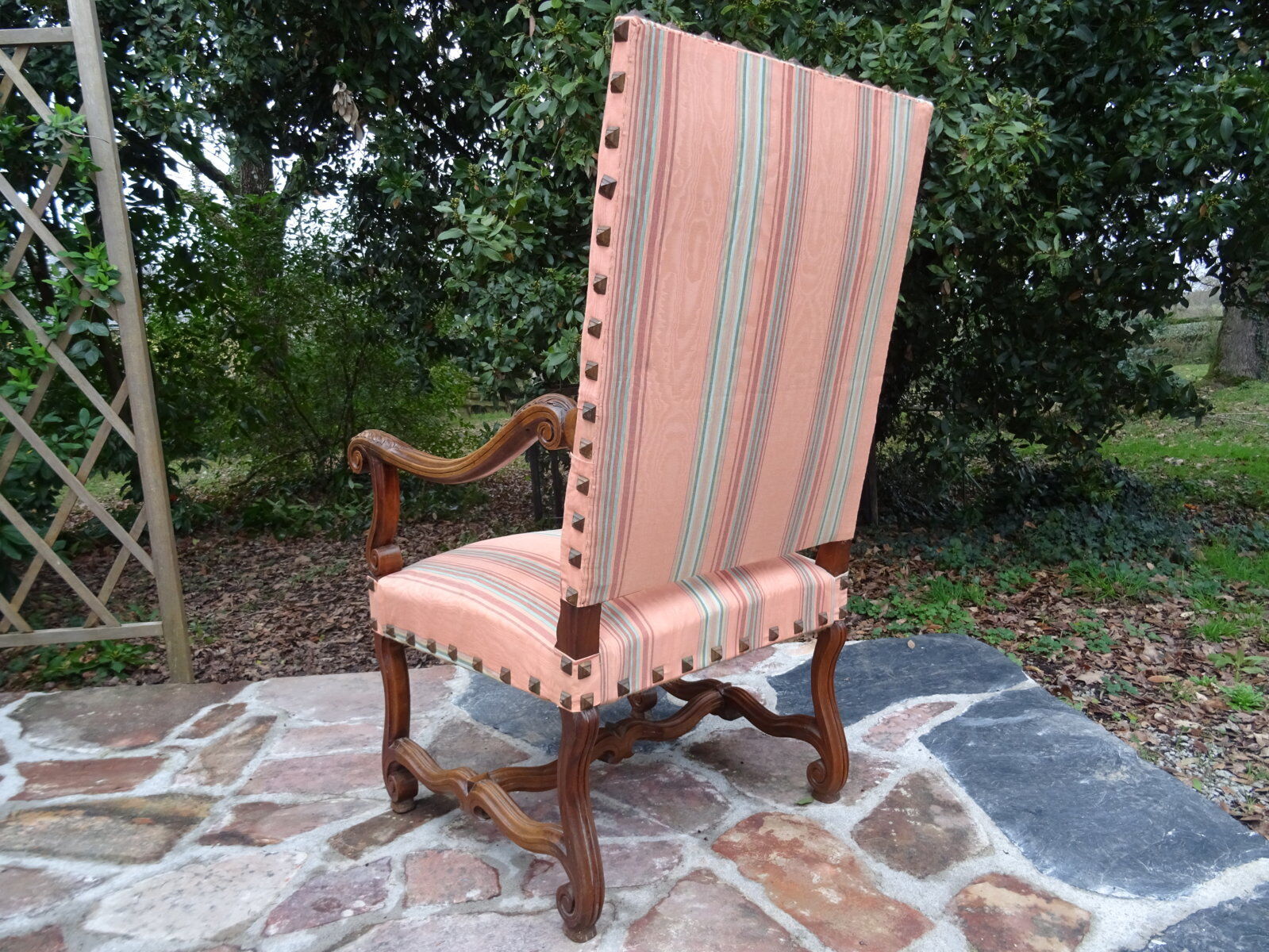 Louis XIII acanthe-leaf chair