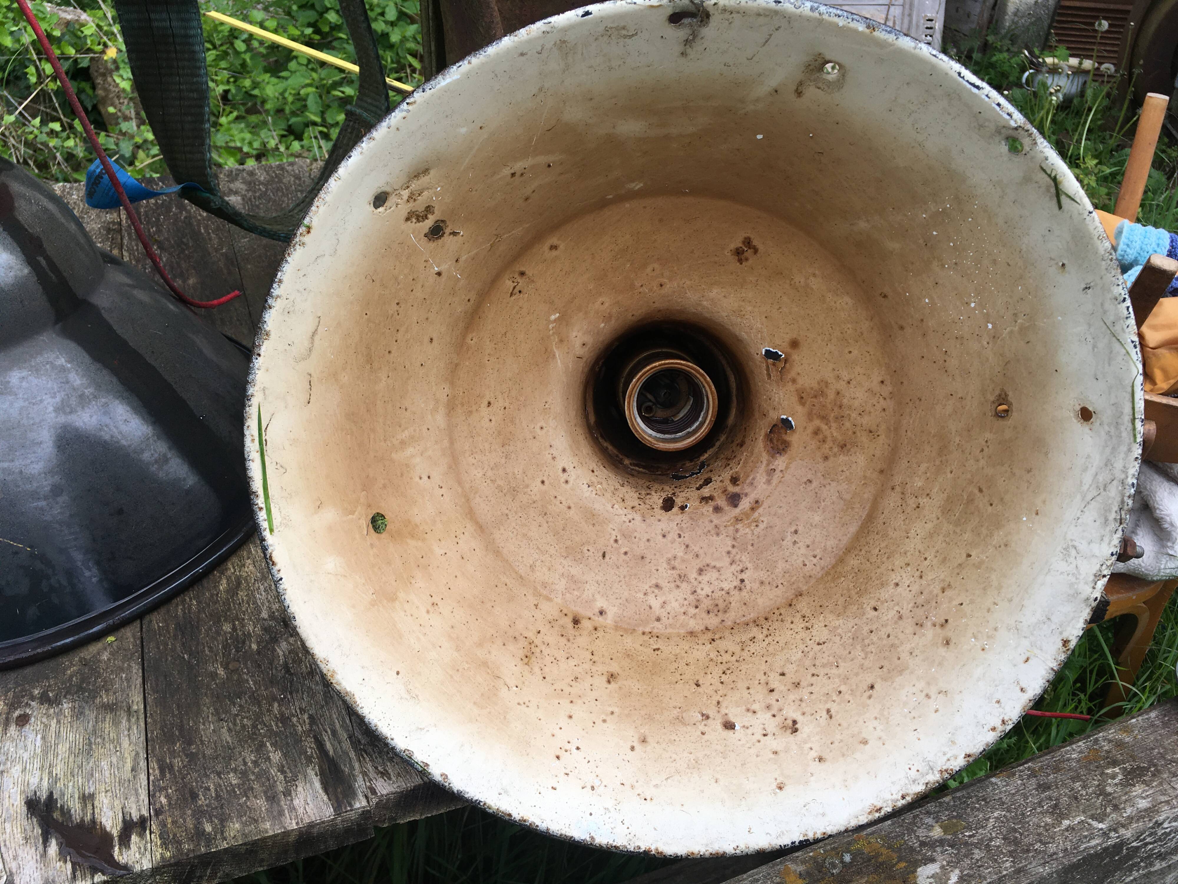 Set of 5 black industrial lamps from the 70s in their patina different formats