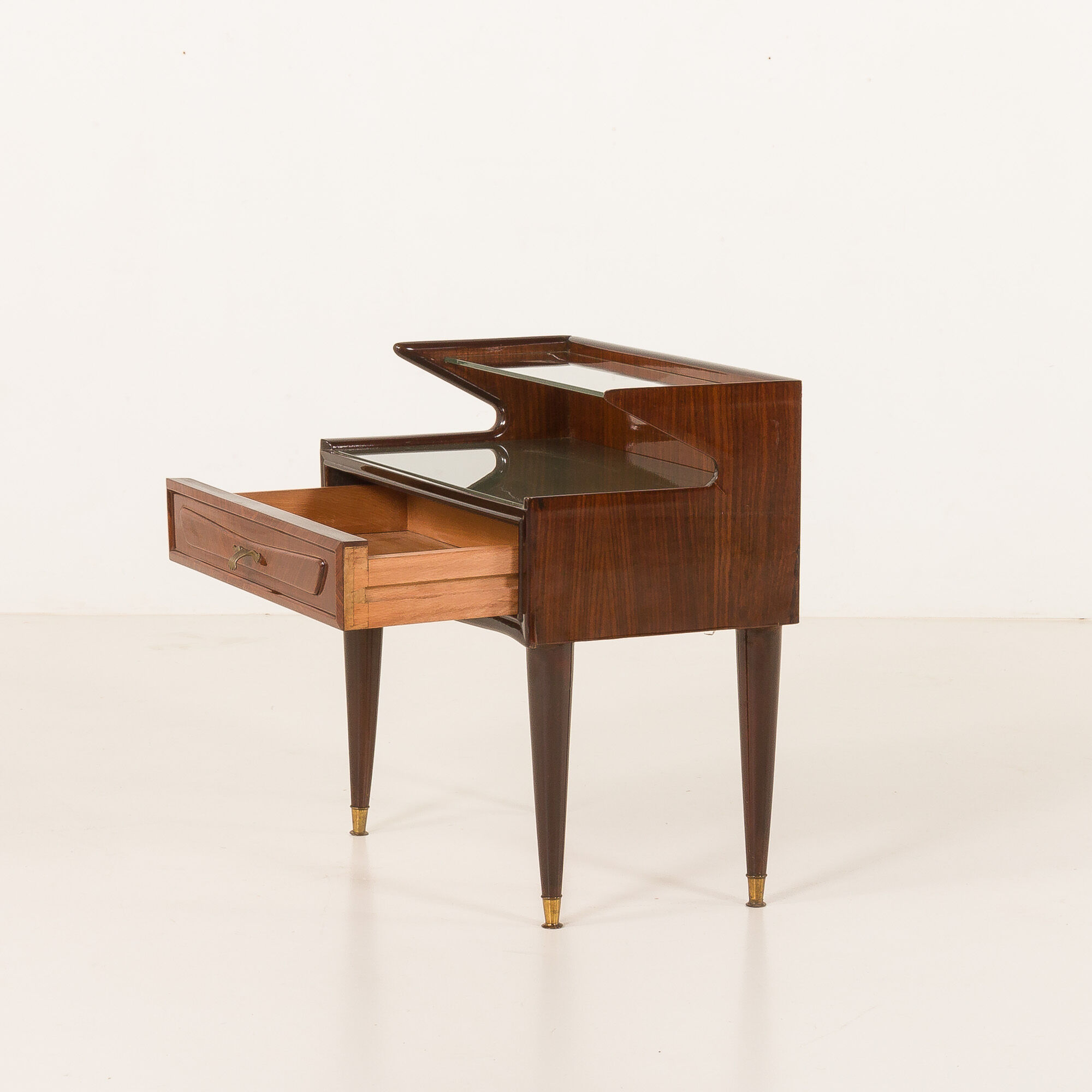Italian mid-century side table in the style of Paolo Buffa, 1950s