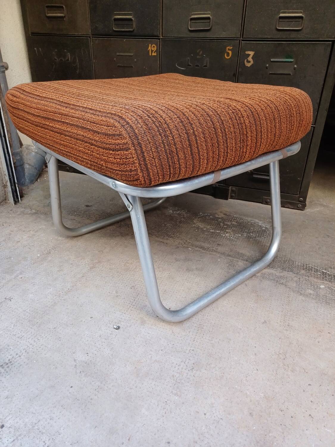 Ottoman, pouf, repose pied de fauteuil vintage 1960