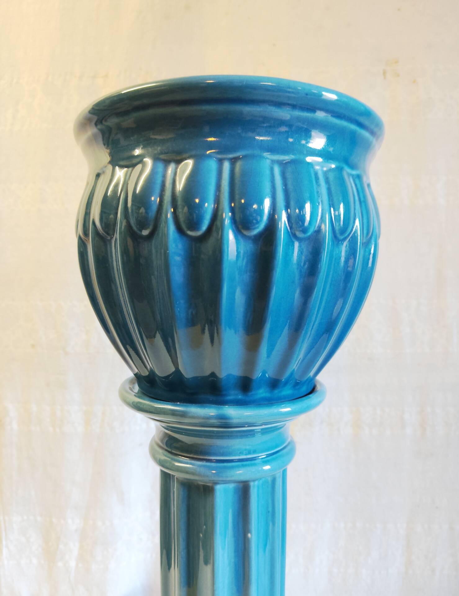 Column and basin in Art Deco style in blue glazed ceramic - mid 20th century.