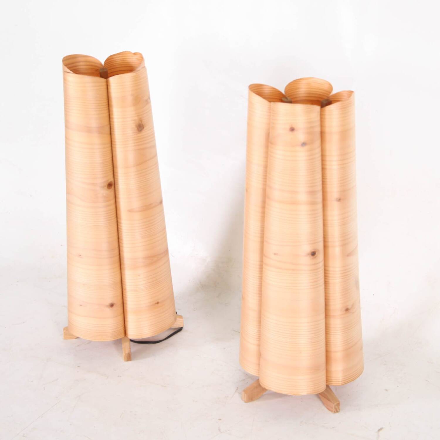 Pair of wooden lamps