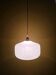 Suspension globe vintage blanc verre strié à carreaux 