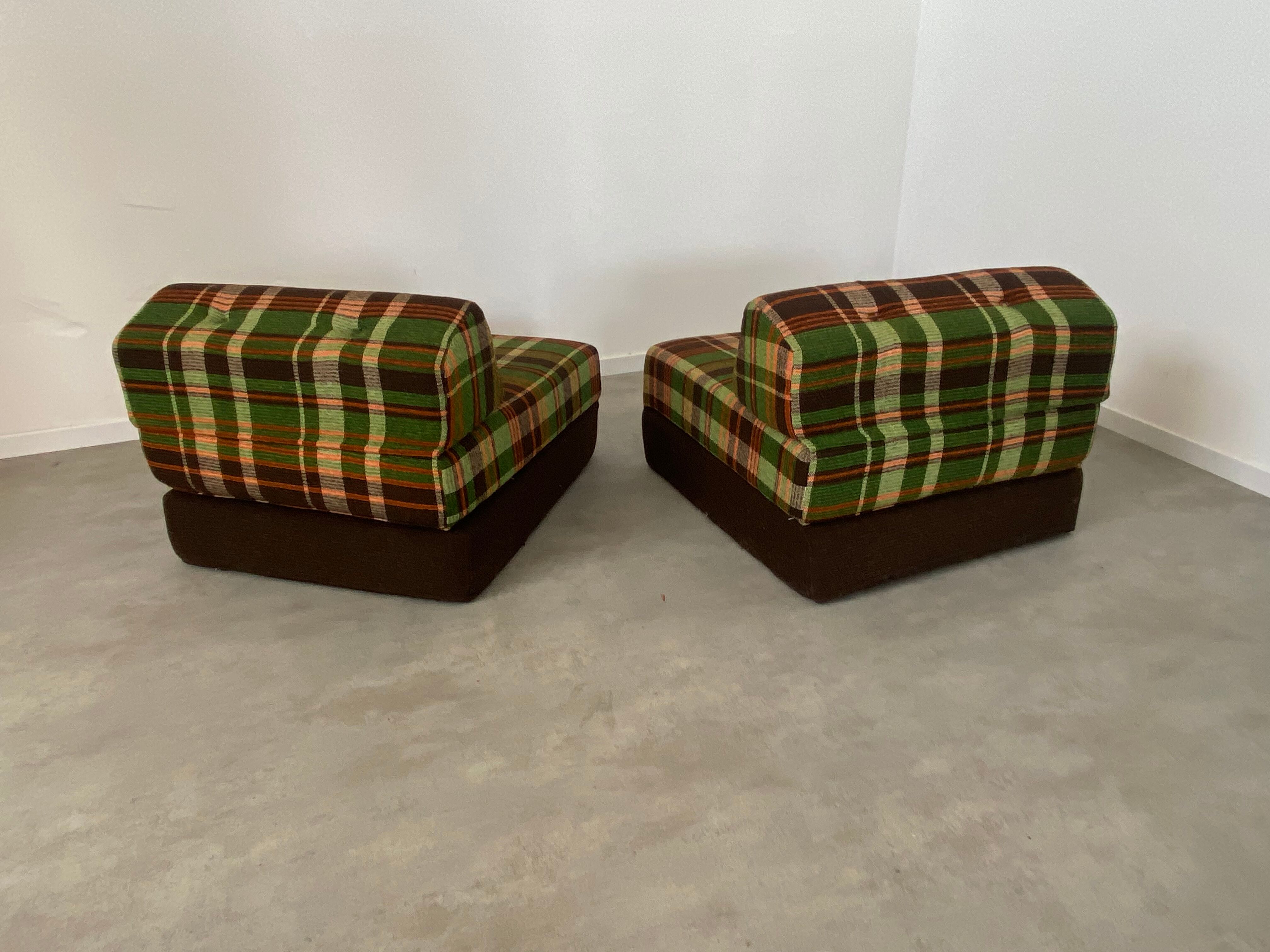Armchairs / heater seventies checkered / British vintage pop