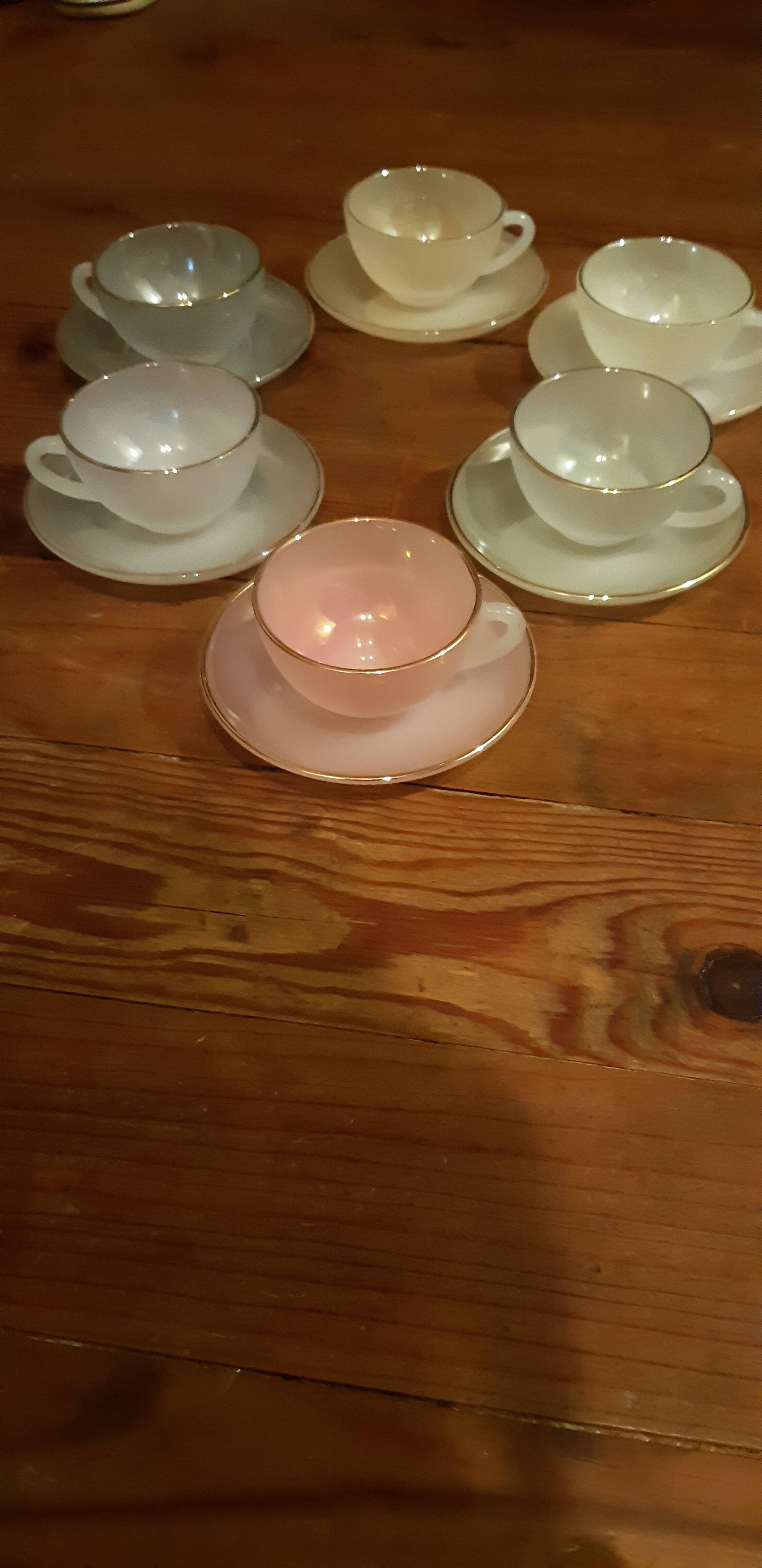 Vintage cups arcopal modele harlequin