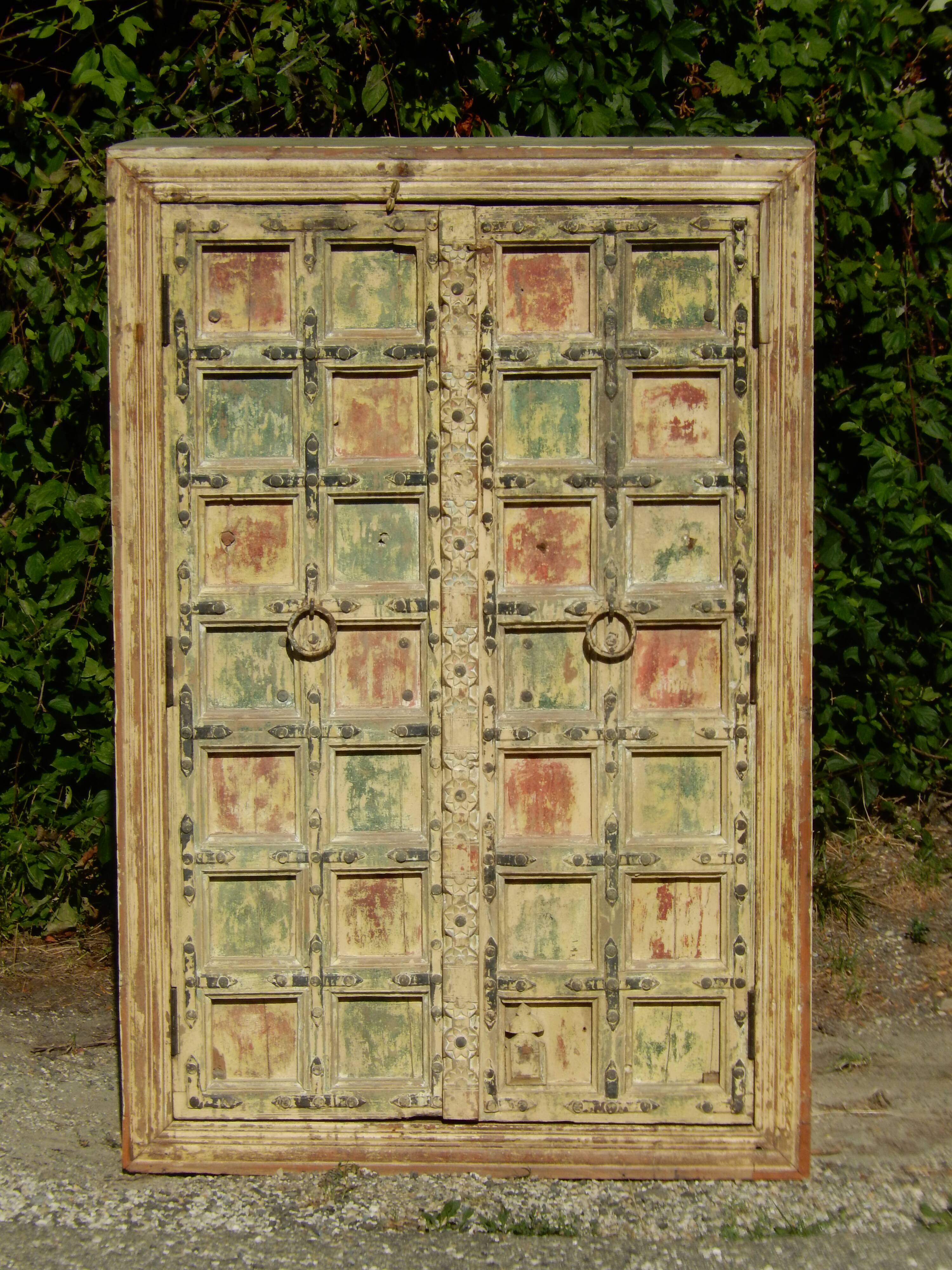 Exceptionnelle armoire de style indien - Superbe patine