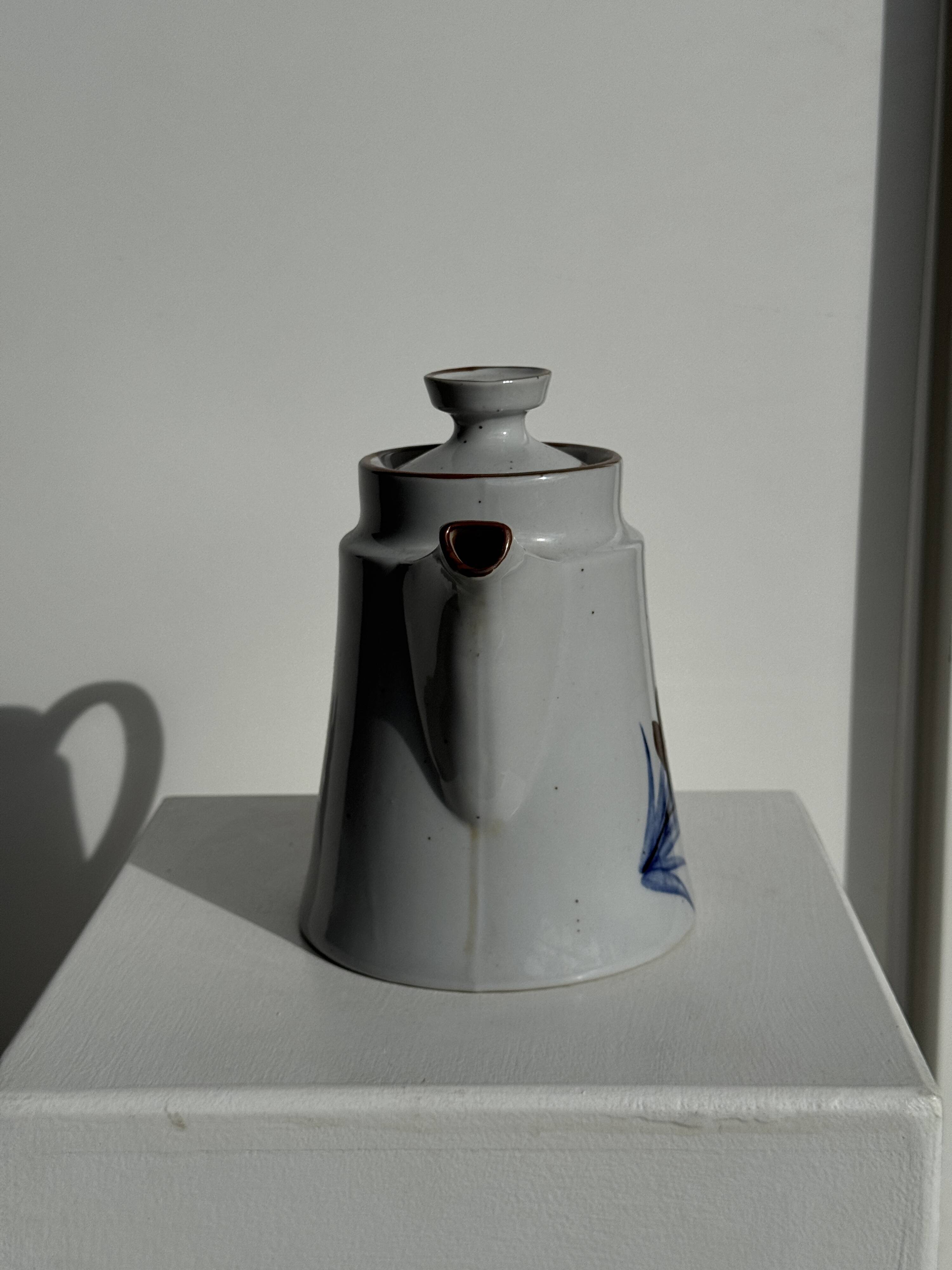 Teapot with stylised blue and brown flowers H18