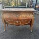 Commode Style Louis XV – 2 Tiroirs Bombés – Bois Marqueterie et Bronze