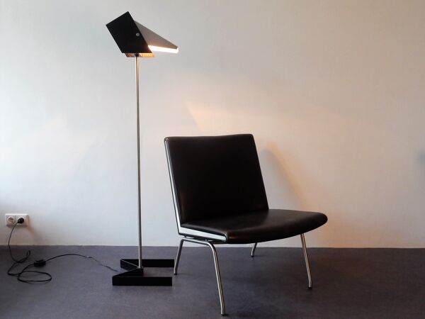 Lampe de sol réglable en noir et métal rare pour Lyfa, années 1960