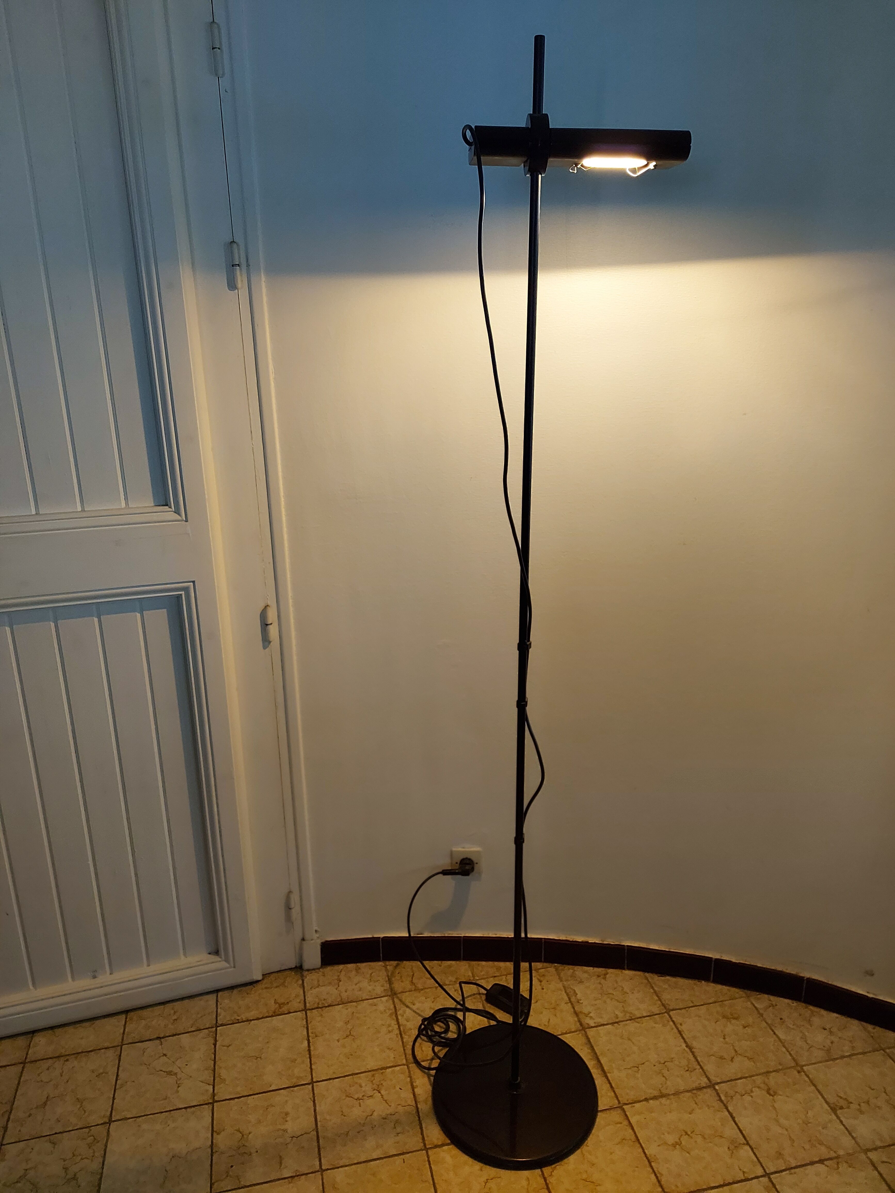 Gismondi lamppost for Artemide model Aton Terra