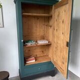 Green hosiery wardrobe