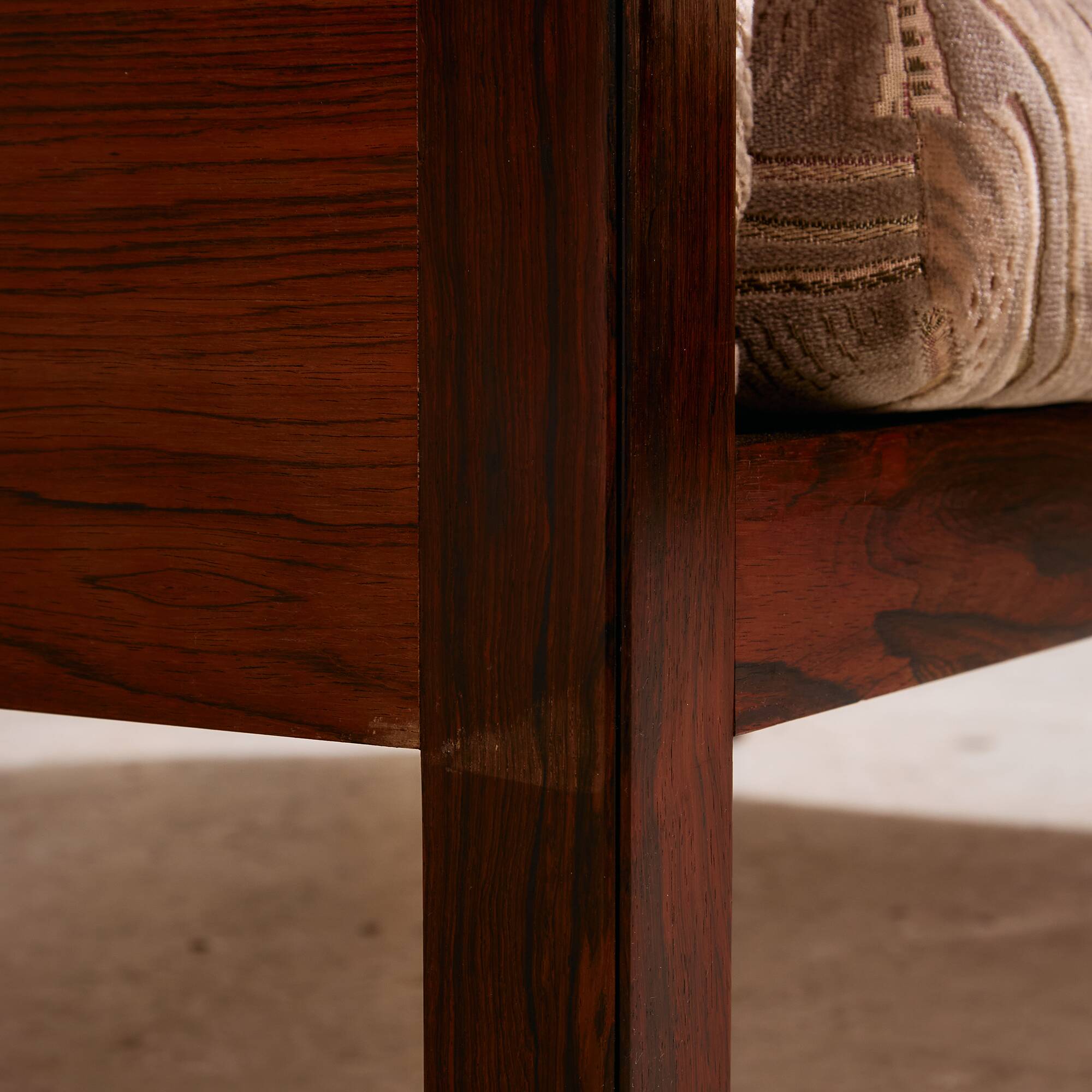 MK11212 Canapé deux places en palissandre