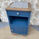 Table de chevet bleu denim