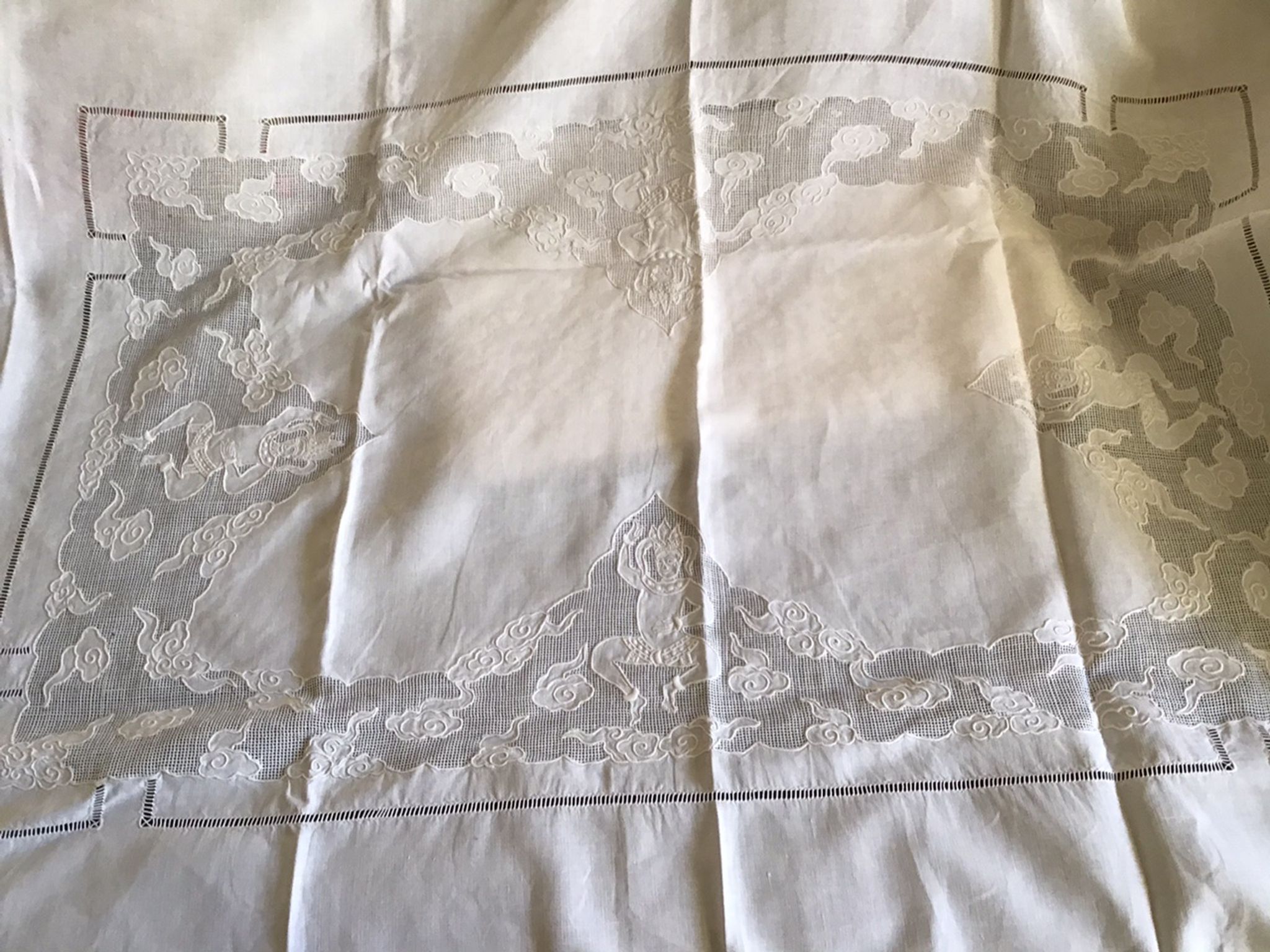 Japanese coat of white linen yarn