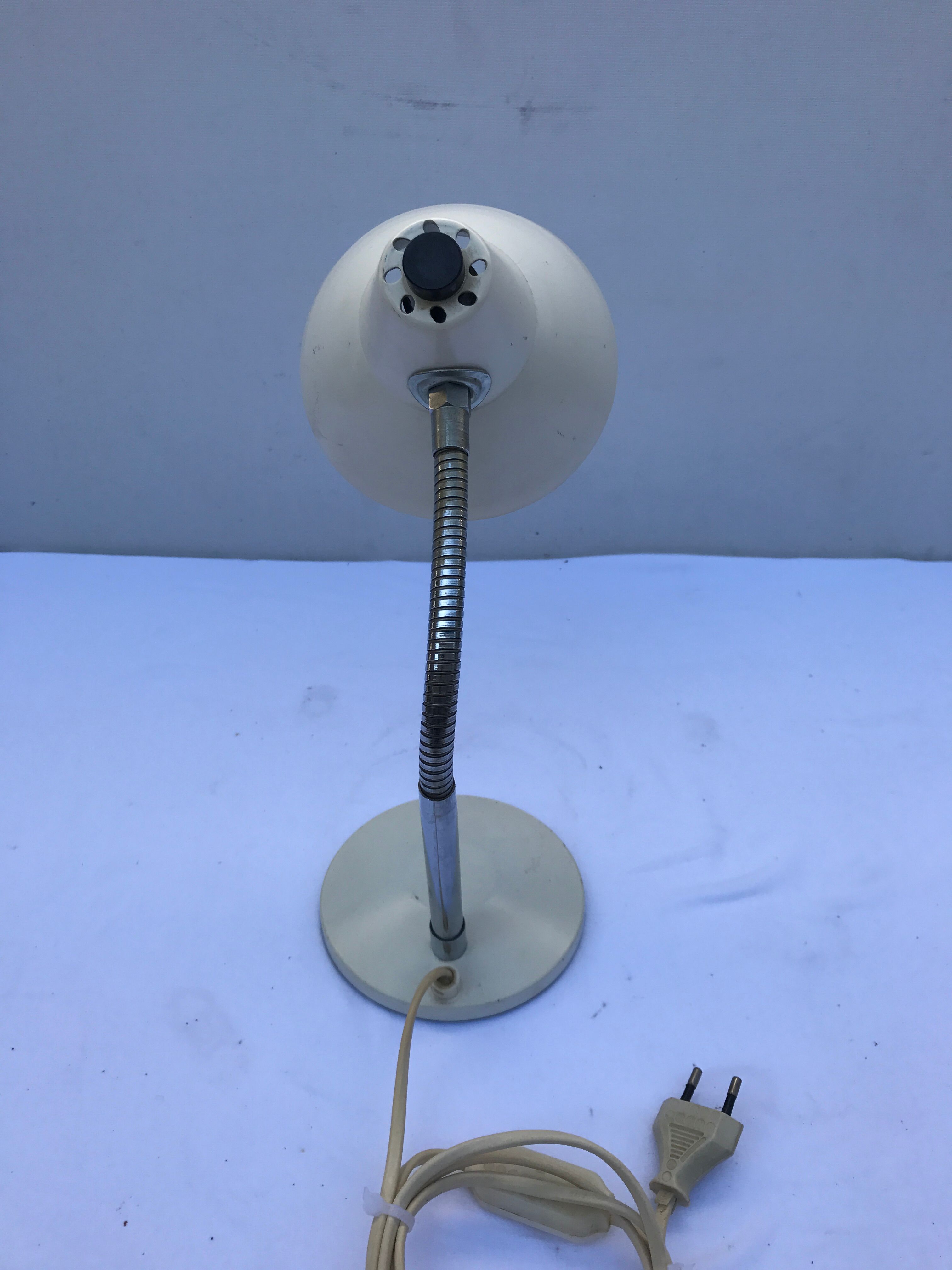 Lampe de table bureau Aluminor métal blanc bras flexible chromé année 70 vintage