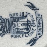 Ancien plat en porcelaine opaque de Gien modèle Montmorency