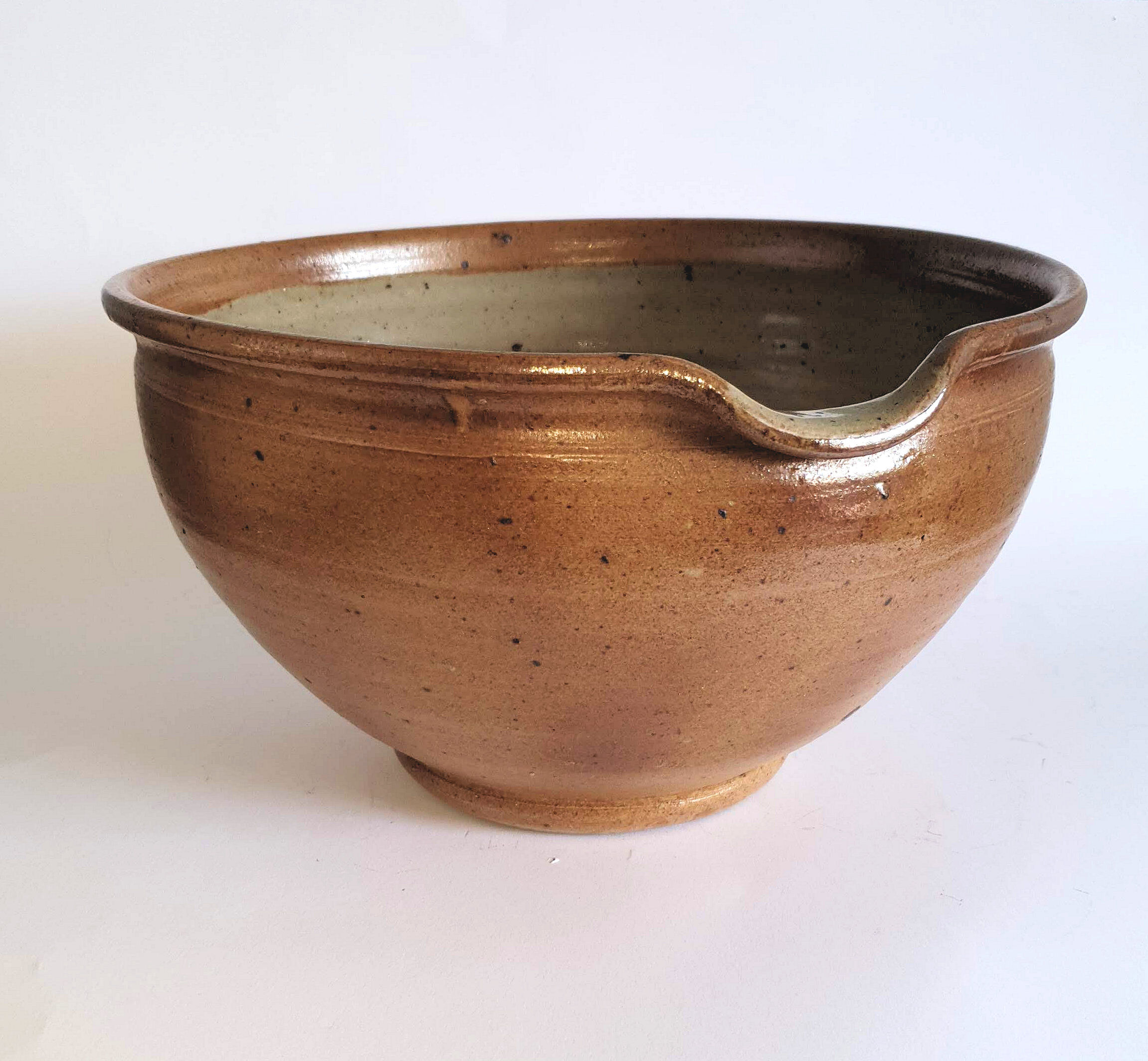 Stone Digan sandstone salad dish in La Borne